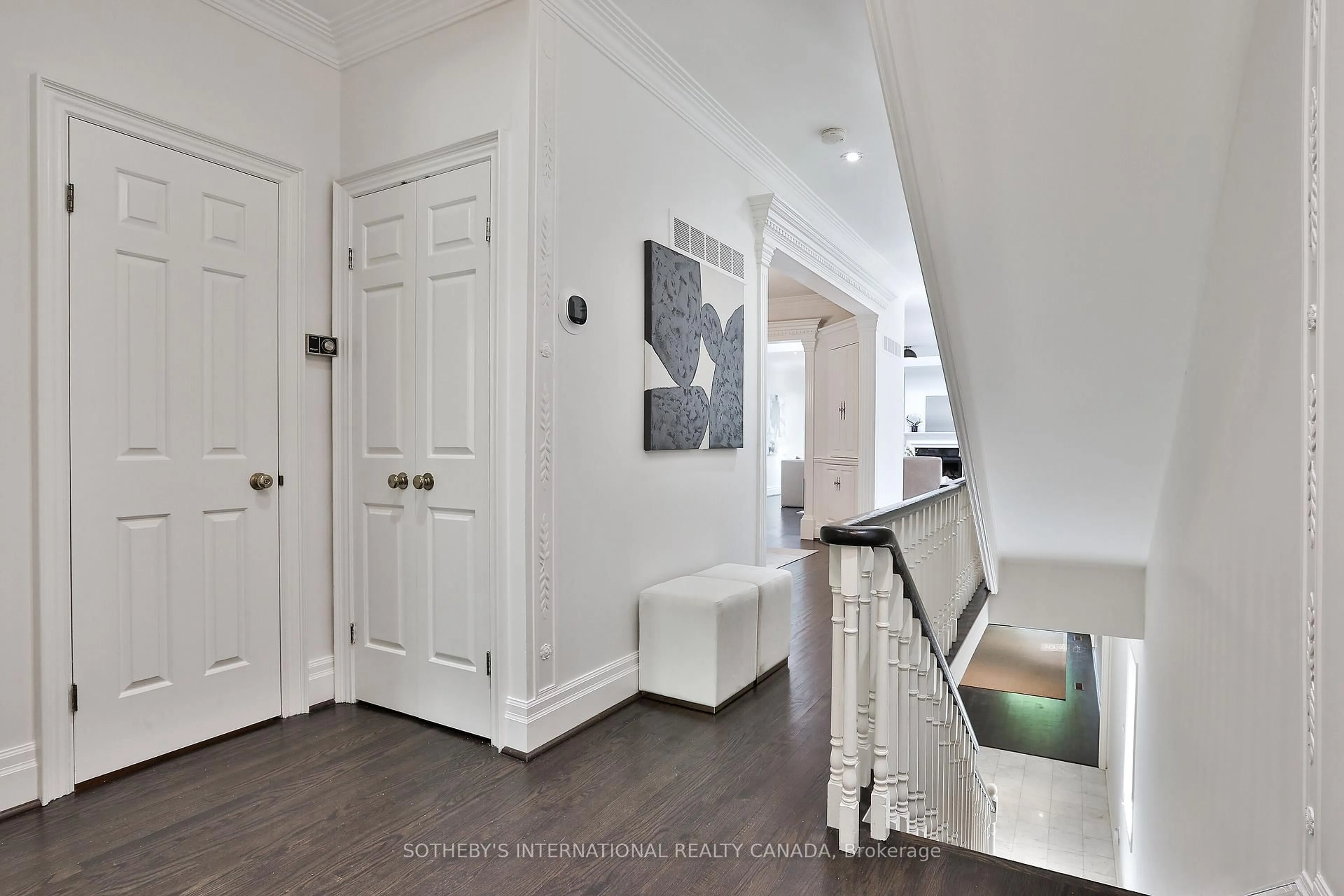 Indoor entryway for 91 Glen Rd, Toronto Ontario M4W 2V5