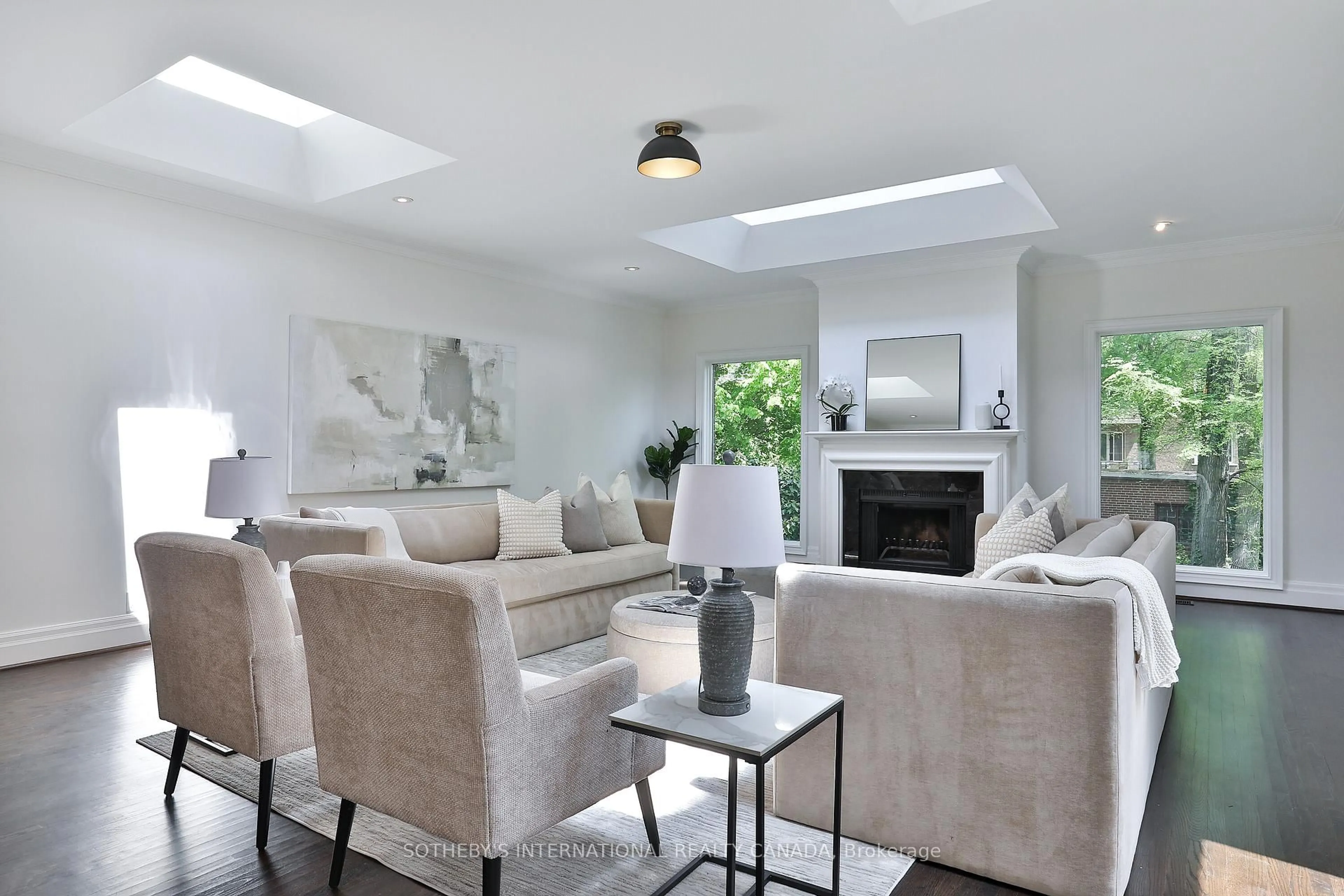 Living room with furniture, unknown for 91 Glen Rd, Toronto Ontario M4W 2V5