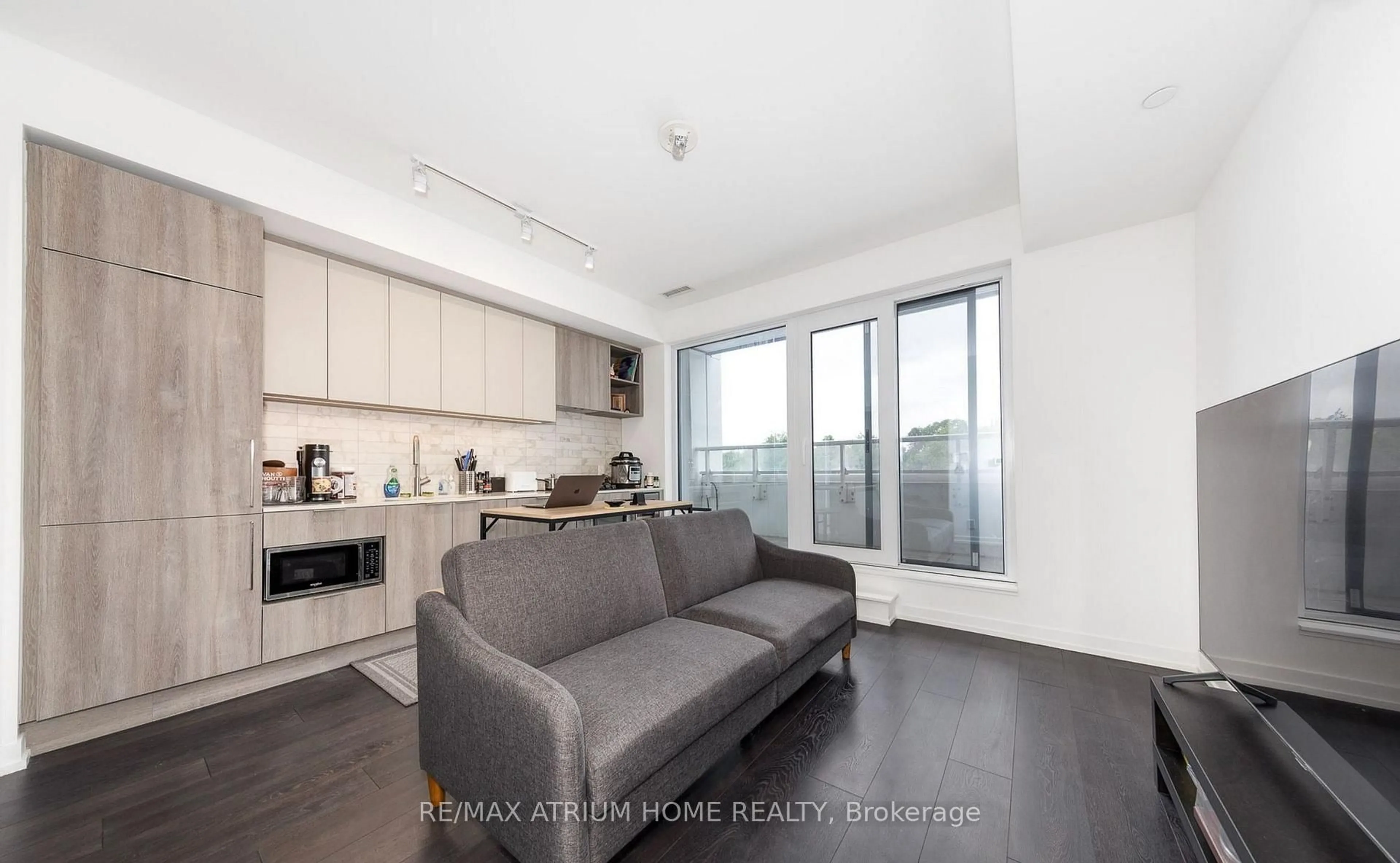 Living room with furniture, unknown for 2020 Bathurst St #617, Toronto Ontario M5P 0A6