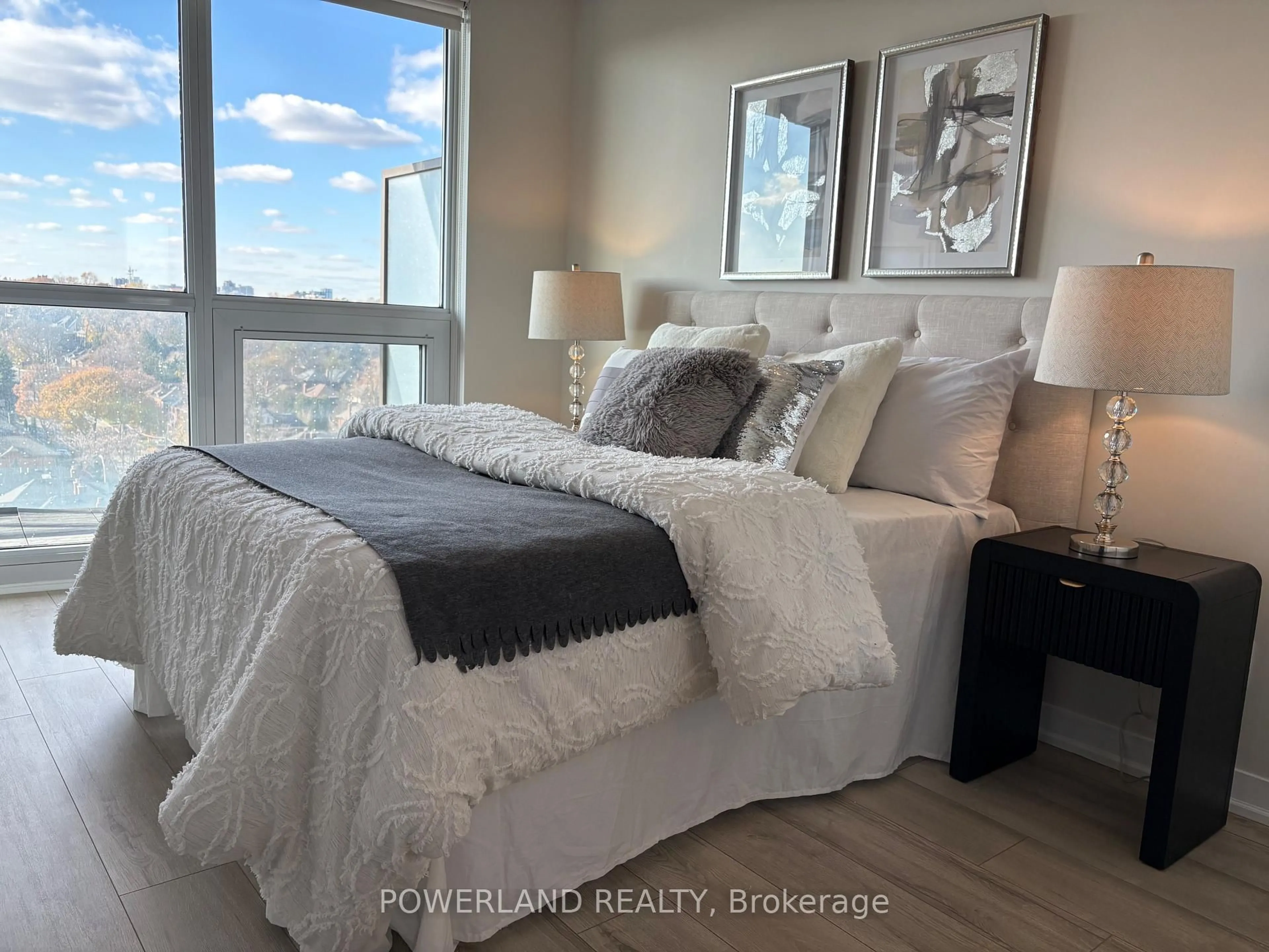 Bedroom with bed, unknown for 60 Berwick Ave #1105, Toronto Ontario M5P 0A3