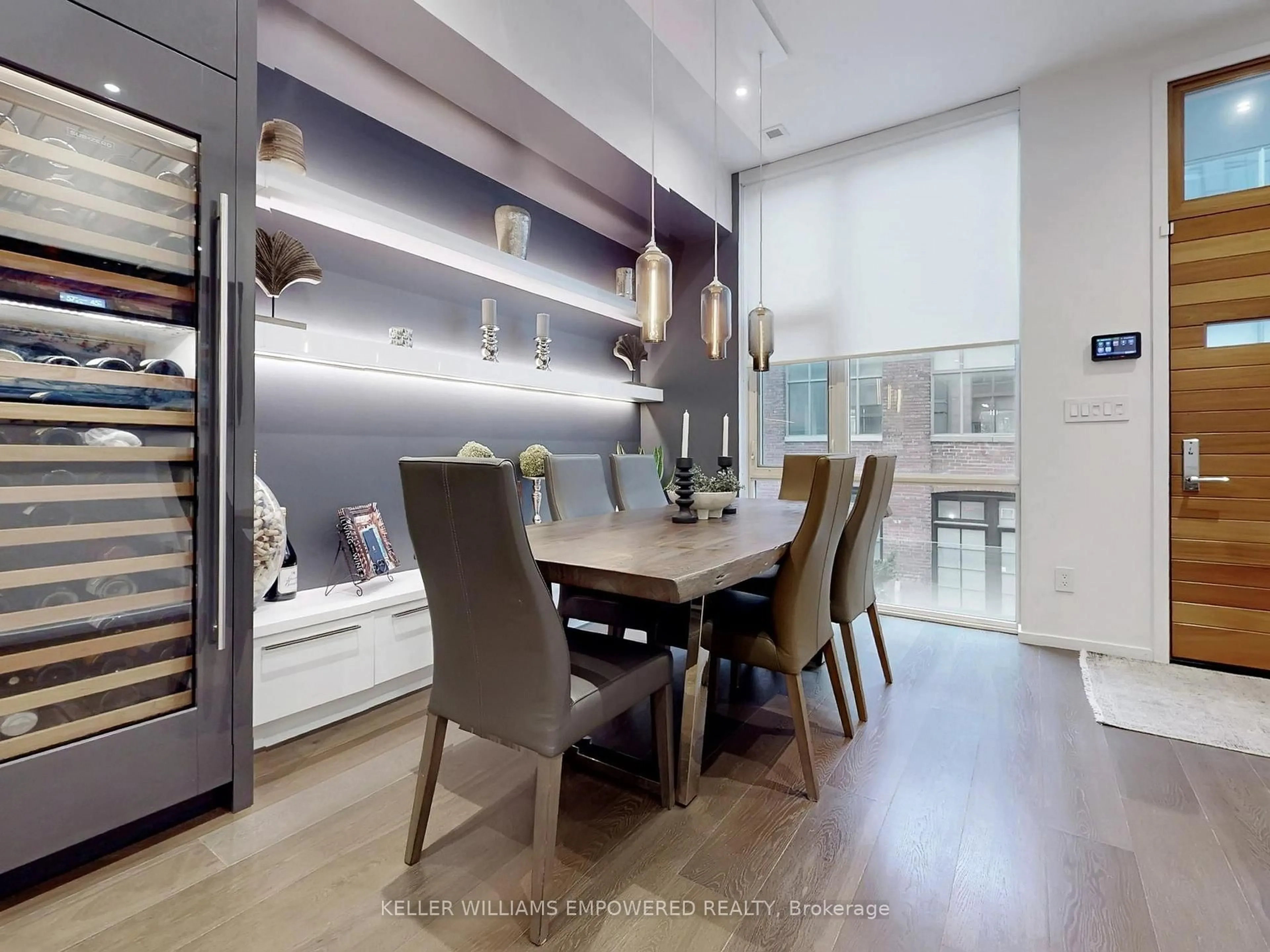 Contemporary kitchen, wood/laminate floor for 850 Richmond St #18, Toronto Ontario M6J 1C9