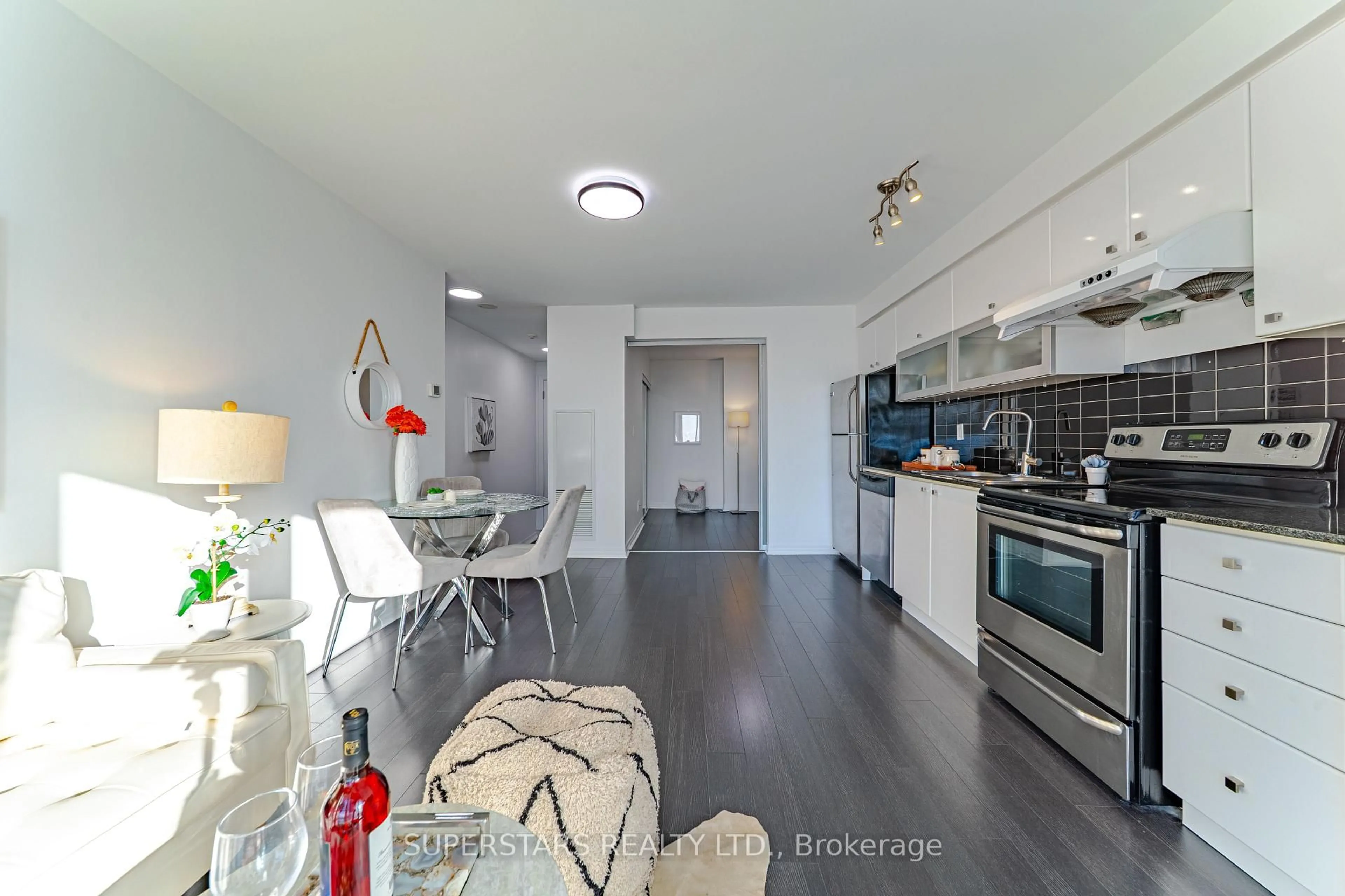 Open concept kitchen, unknown for 2015 Sheppard Ave #2211, Toronto Ontario M2J 0B3