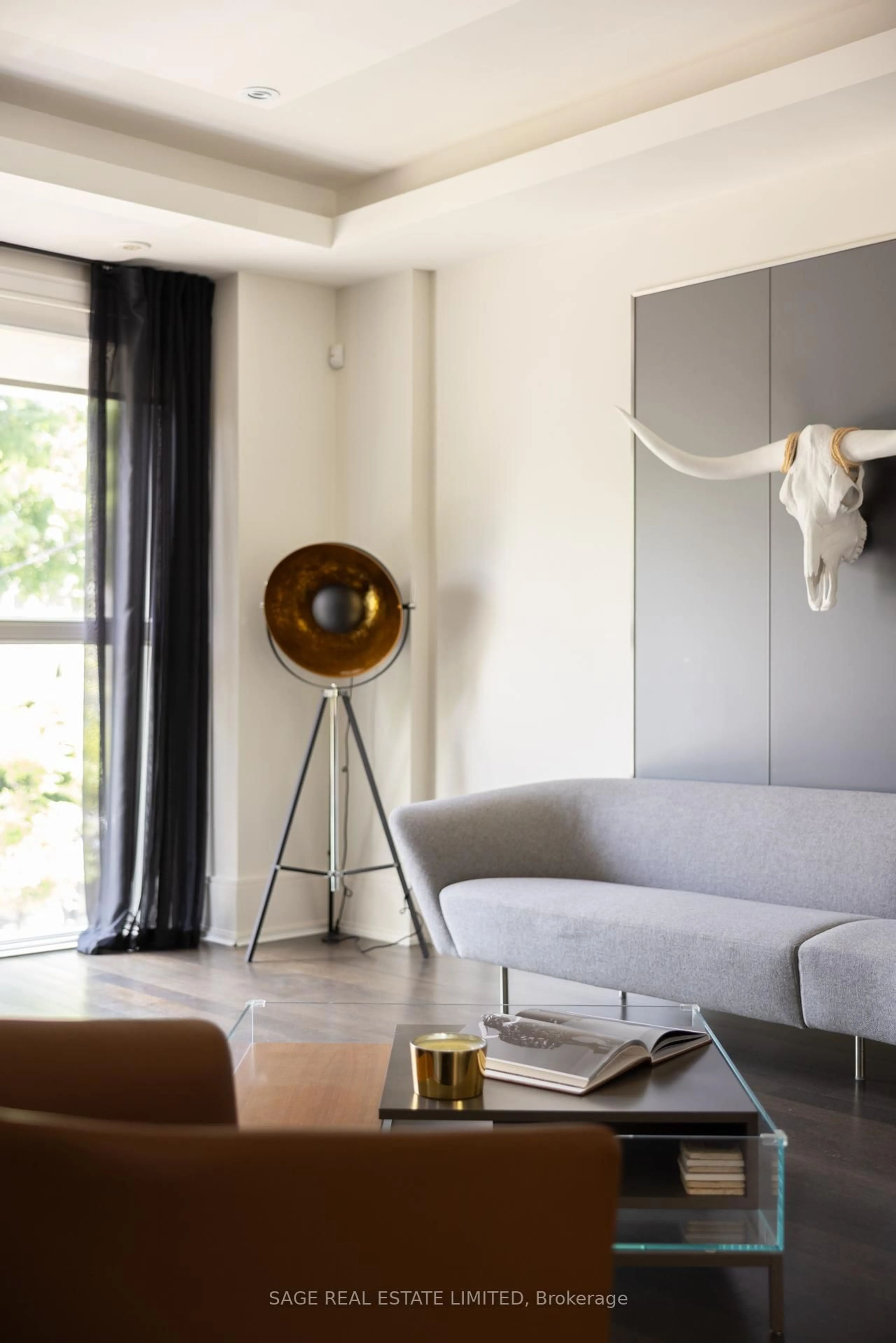 Living room with furniture, unknown for 40 Hoyle Ave, Toronto Ontario M4S 2X6