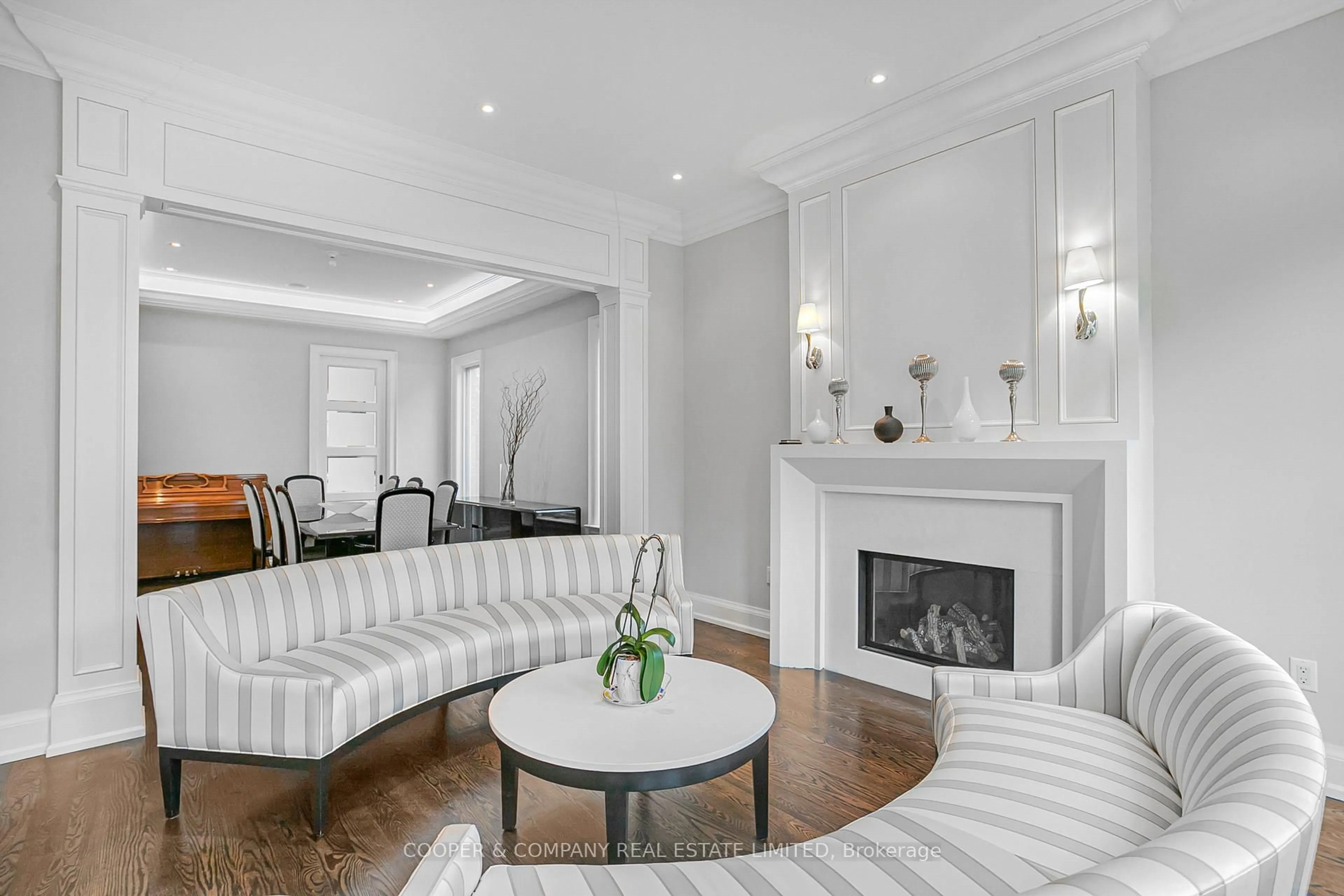 Living room with furniture, unknown for 148 Delhi Ave, Toronto Ontario M3H 1A6