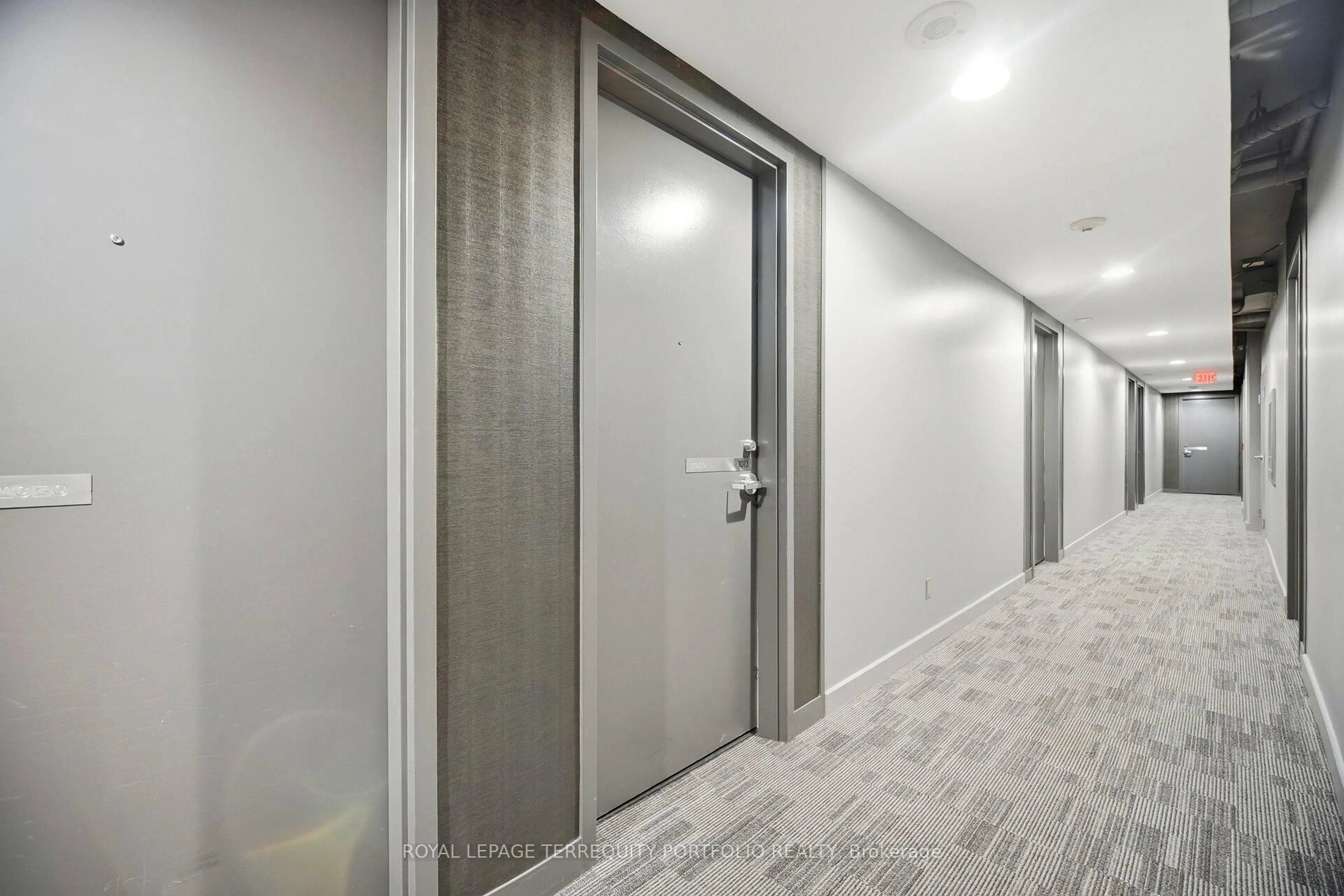 Indoor foyer for 333 Adelaide St #1013, Toronto Ontario M5A 4T4