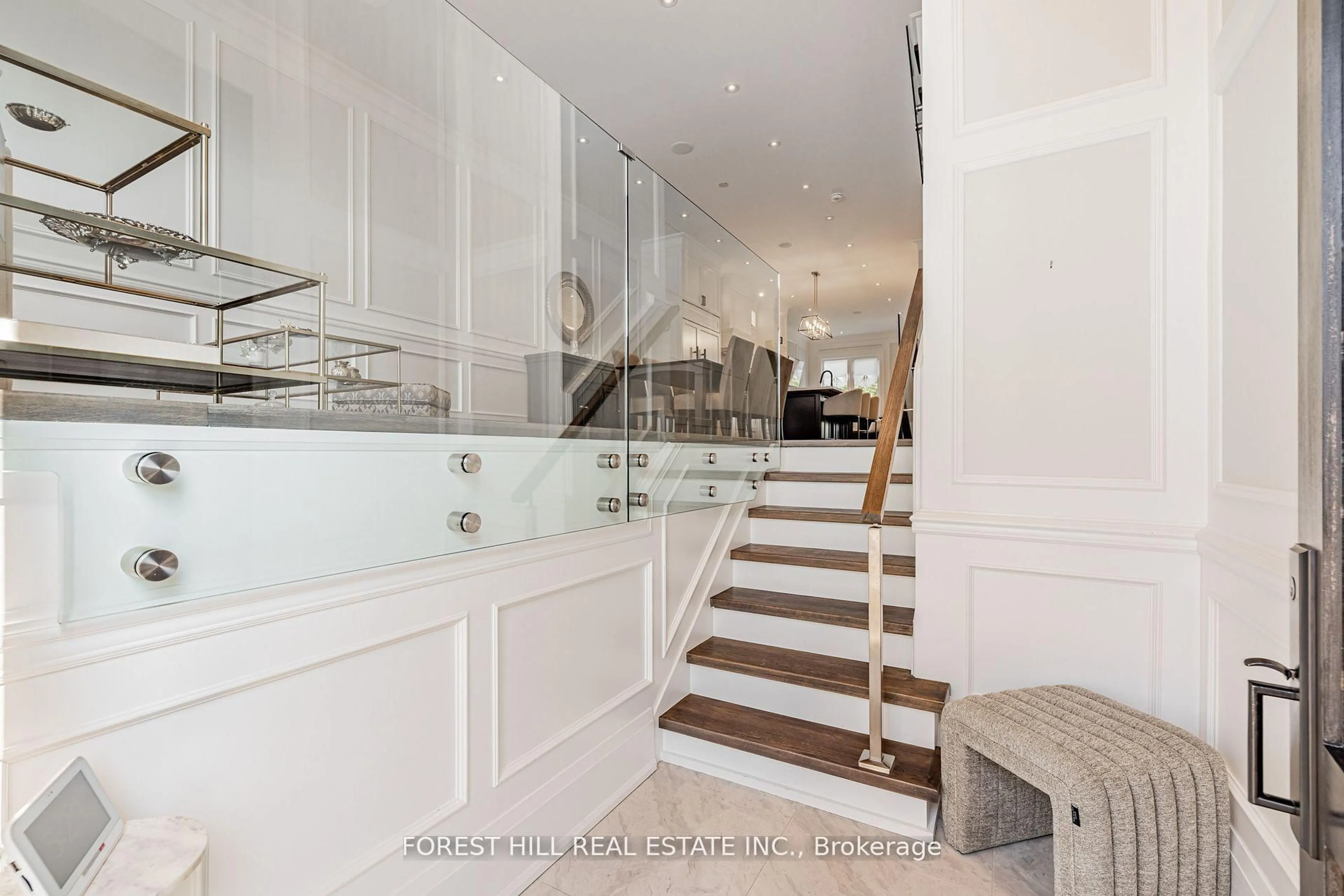 Contemporary kitchen, unknown for 117 Harlandale Ave, Toronto Ontario M2N 1P2
