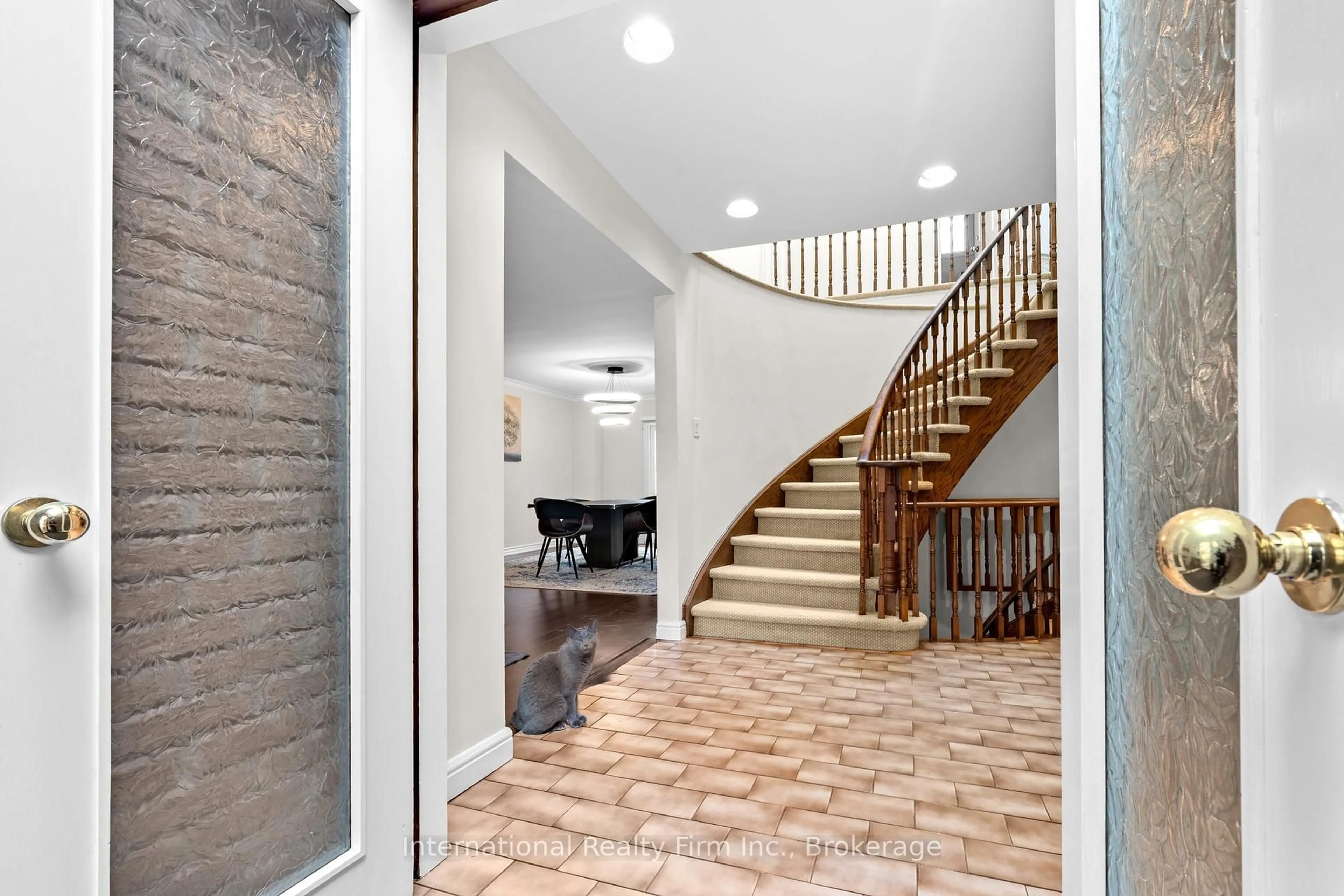 Indoor foyer for 13 Mistflower Rd, Toronto Ontario M2H 3G8