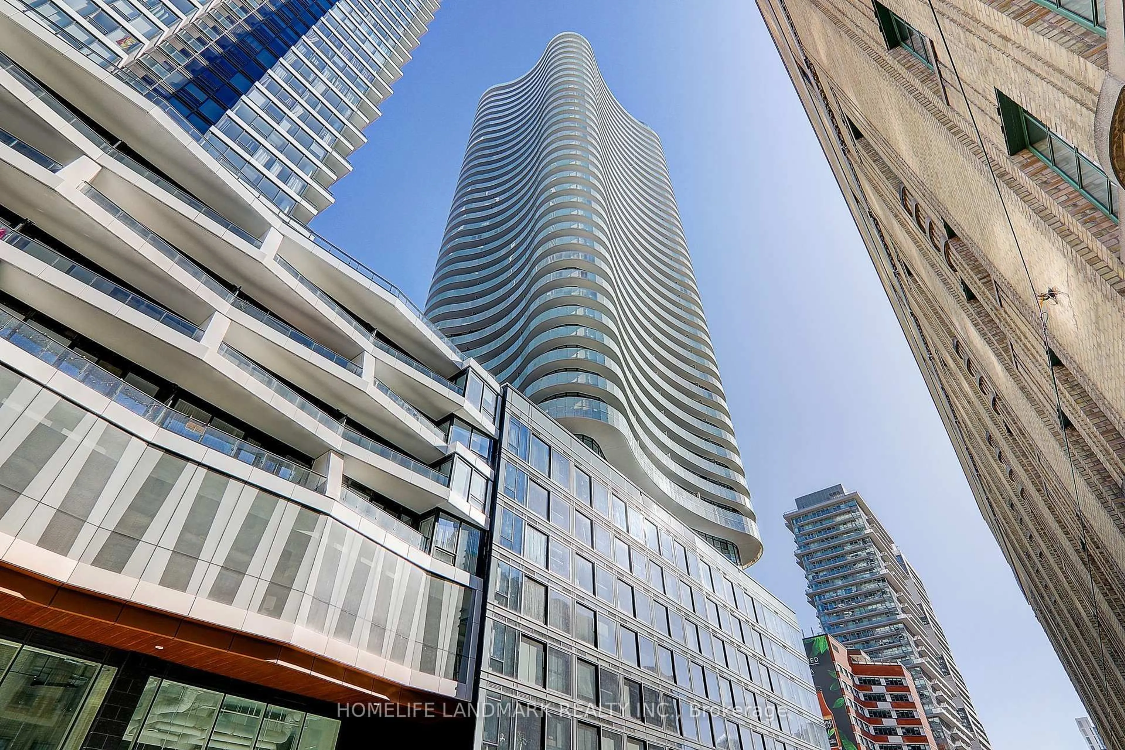 Indoor foyer for 403 Church St #606, Toronto Ontario M4Y 0C9