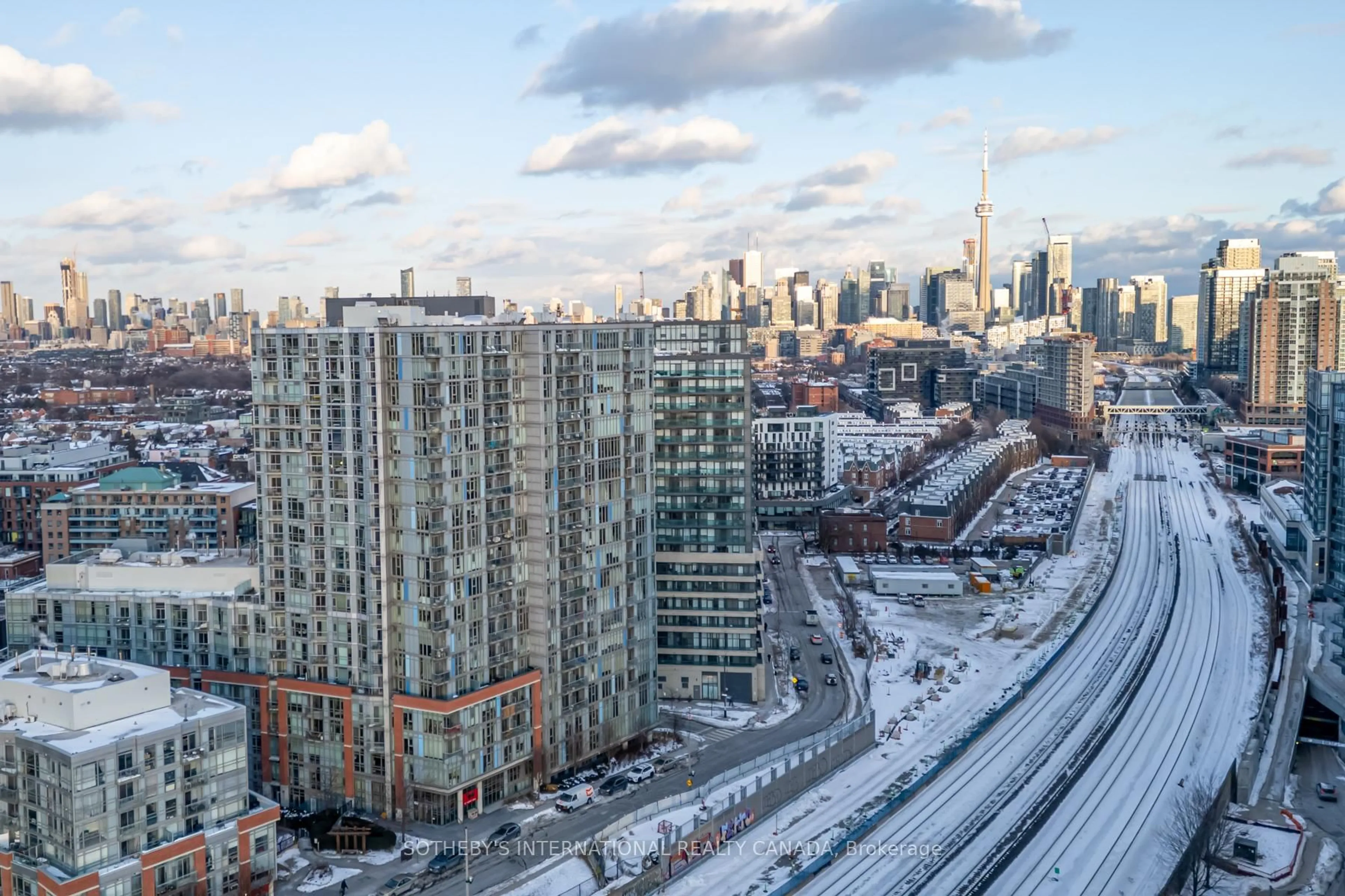 A pic from outside/outdoor area/front of a property/back of a property/a pic from drone, city buildings view from balcony for 150 Sudbury St #916, Toronto Ontario M6J 3S8