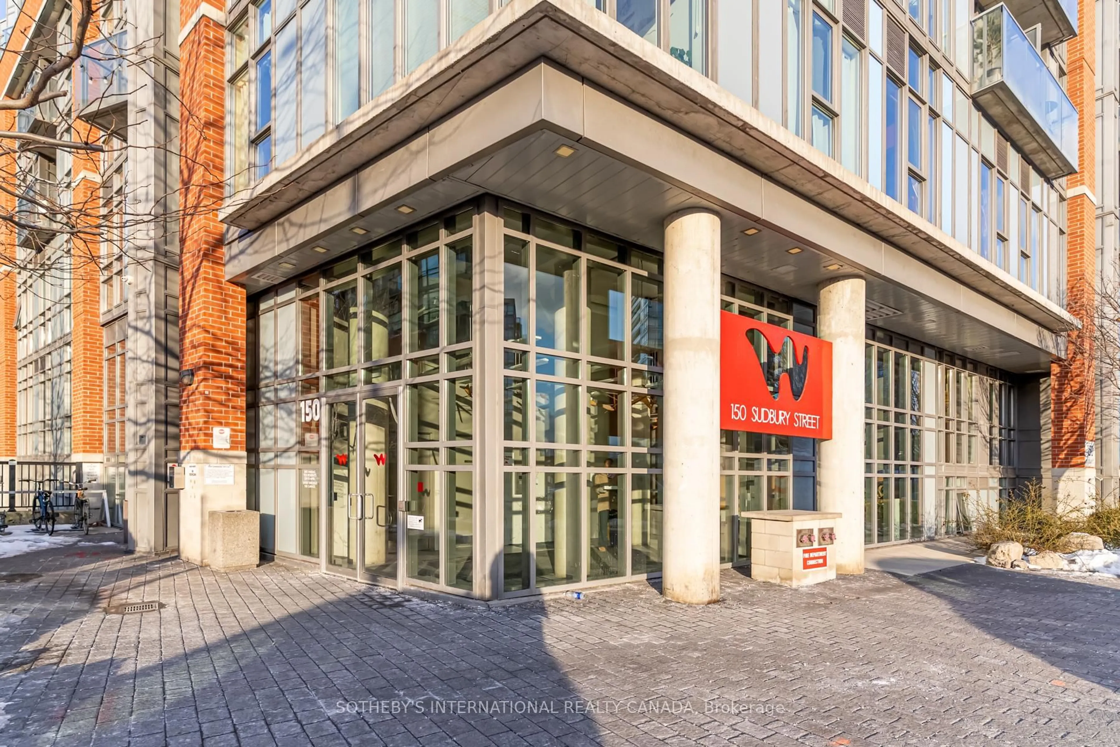 Indoor foyer for 150 Sudbury St #916, Toronto Ontario M6J 3S8