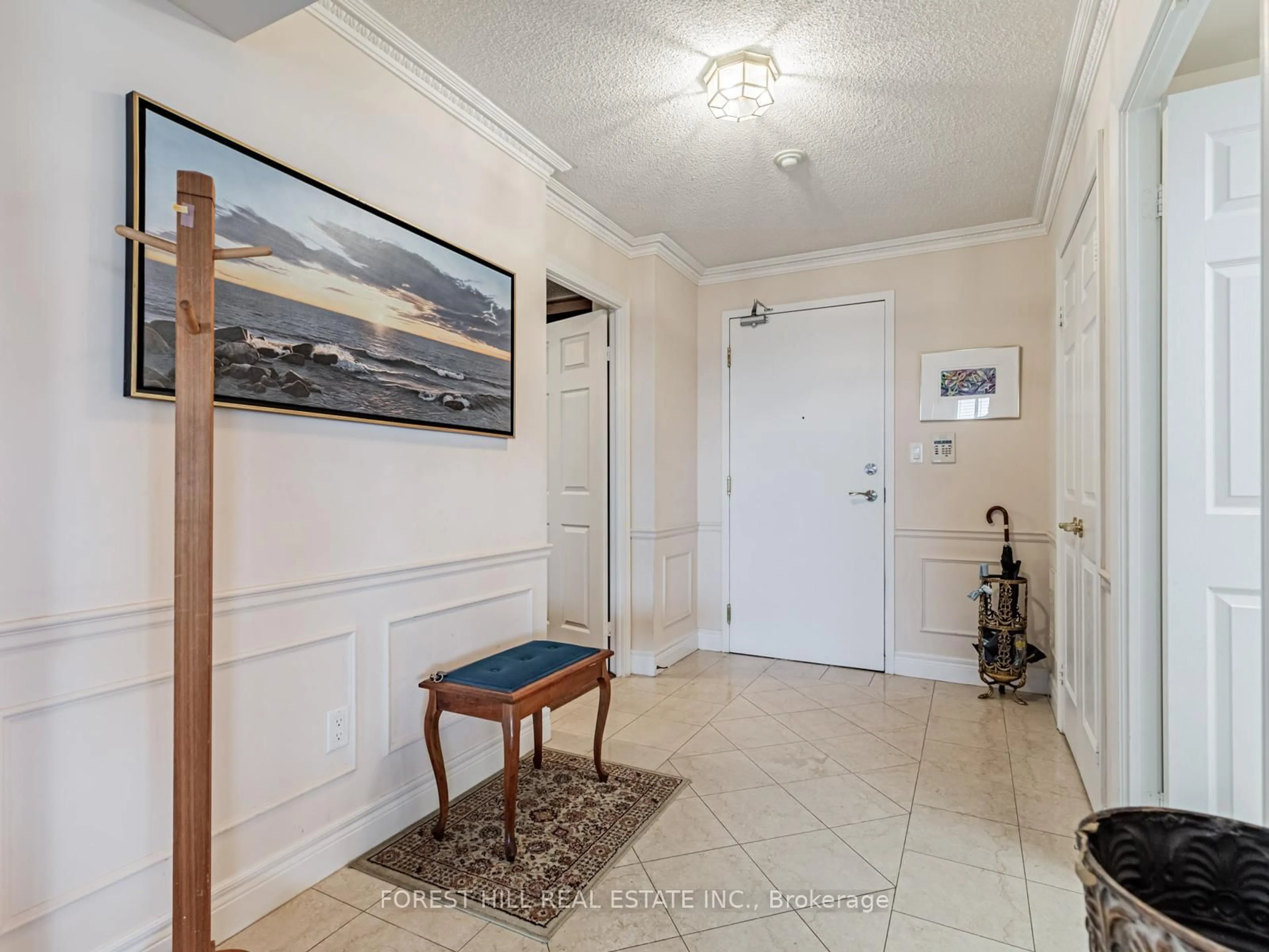 Indoor foyer for 89 Skymark Dr #708, Toronto Ontario M2H 3S6