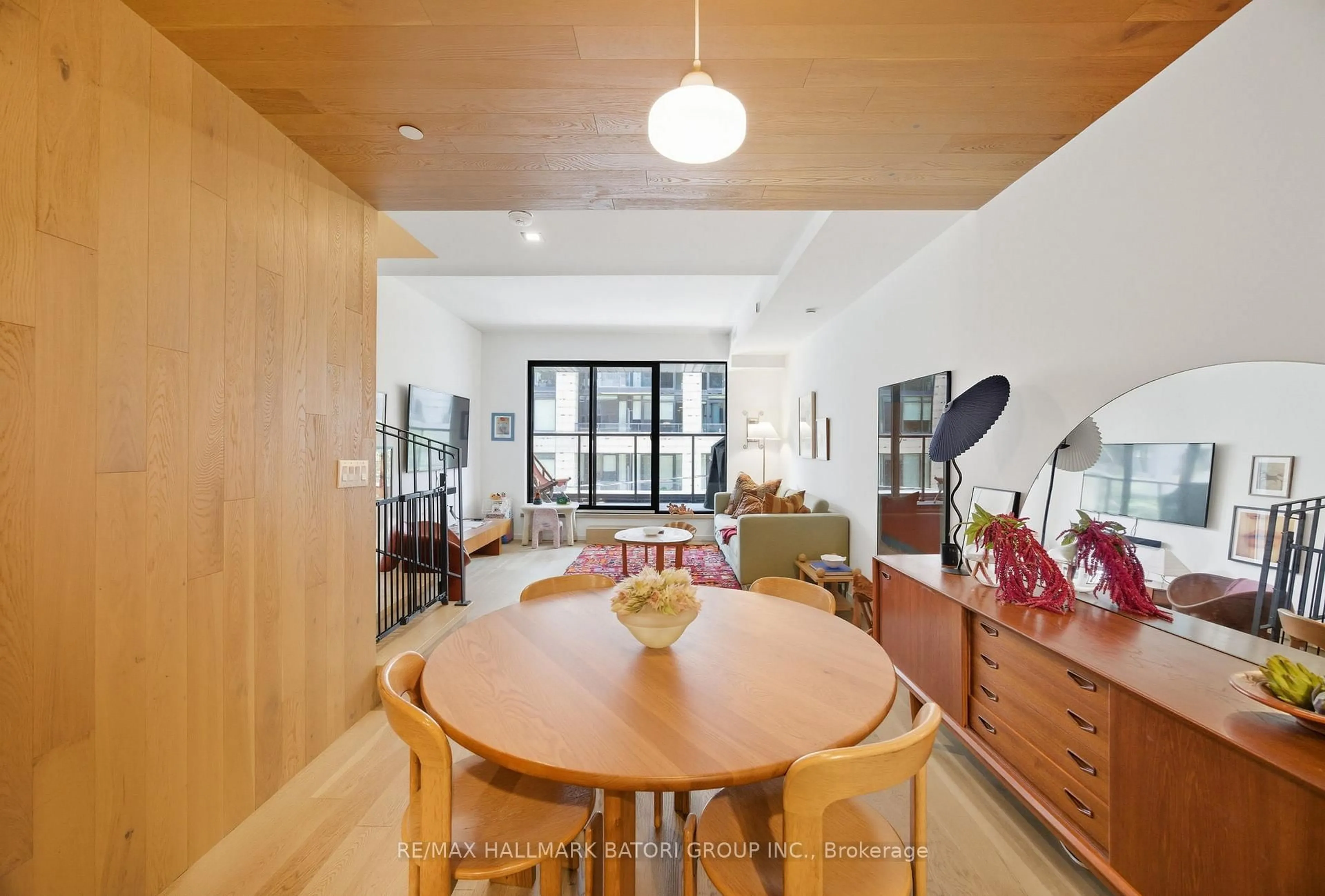 Dining room, wood/laminate floor for 45 Dovercourt Rd #301, Toronto Ontario M6J 3C2