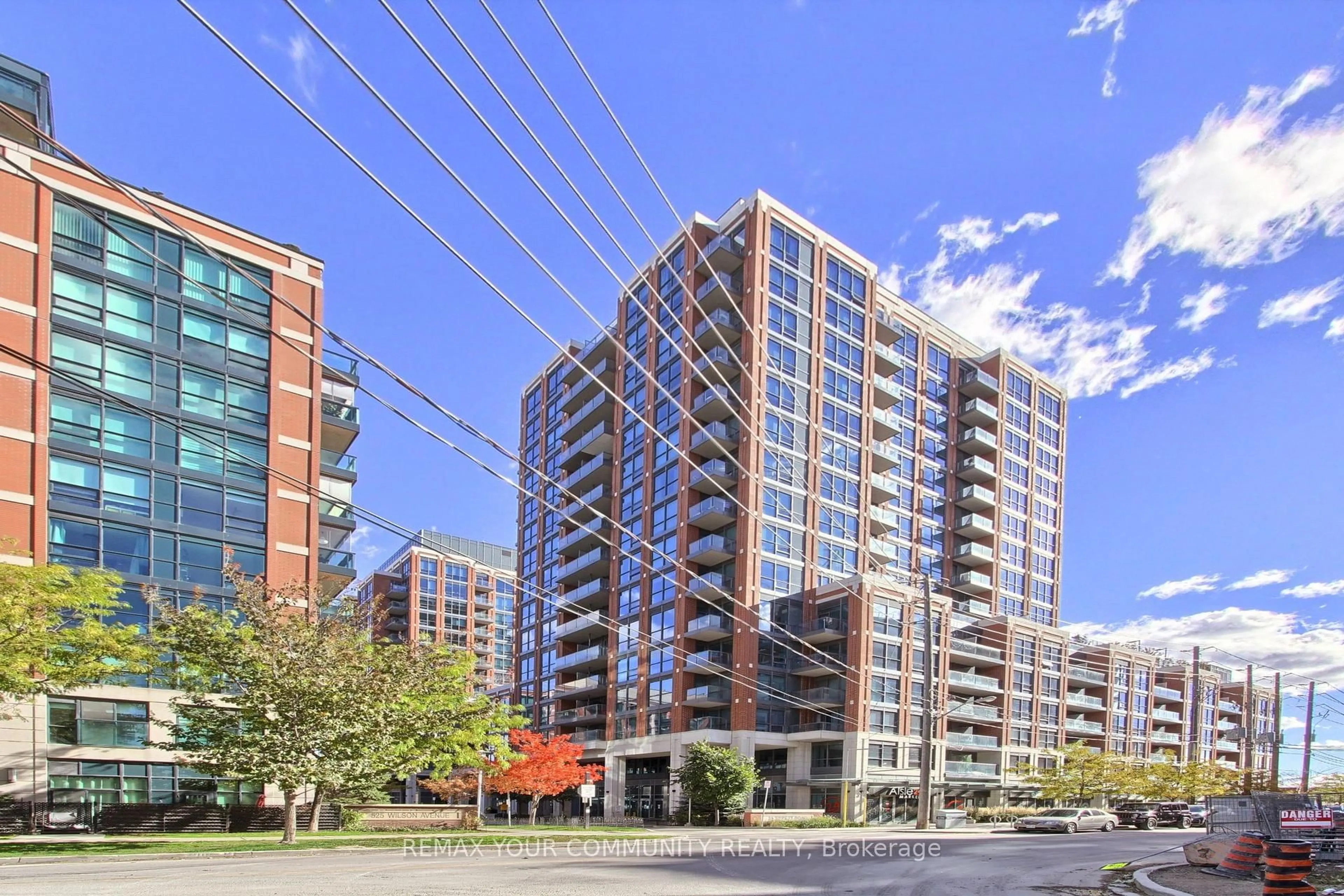 Patio, building for 31 Tippett Rd #1608, Toronto Ontario M3H 0C8