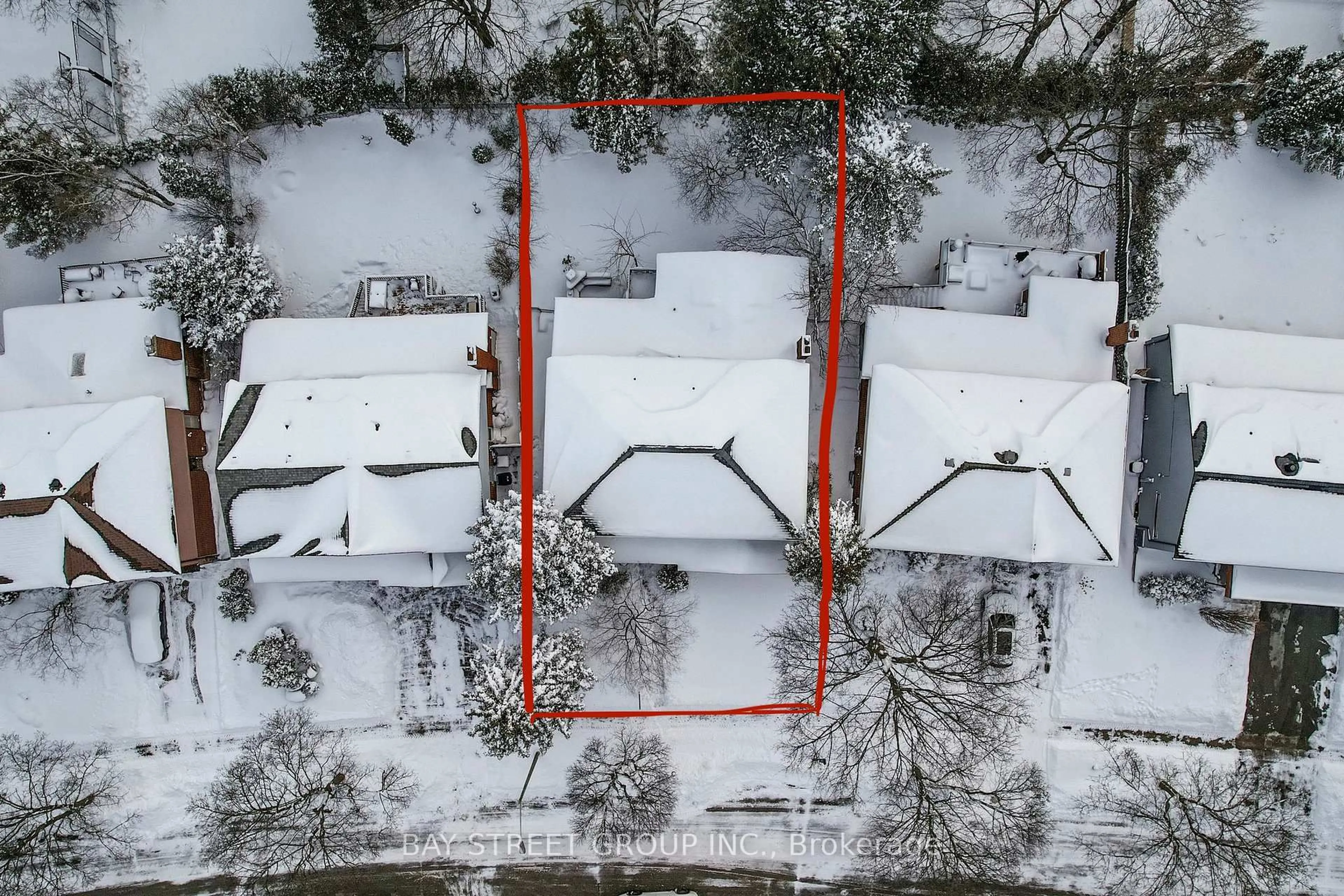 A pic from outside/outdoor area/front of a property/back of a property/a pic from drone, building for 37 Abbeywood Tr, Toronto Ontario M3B 3B4