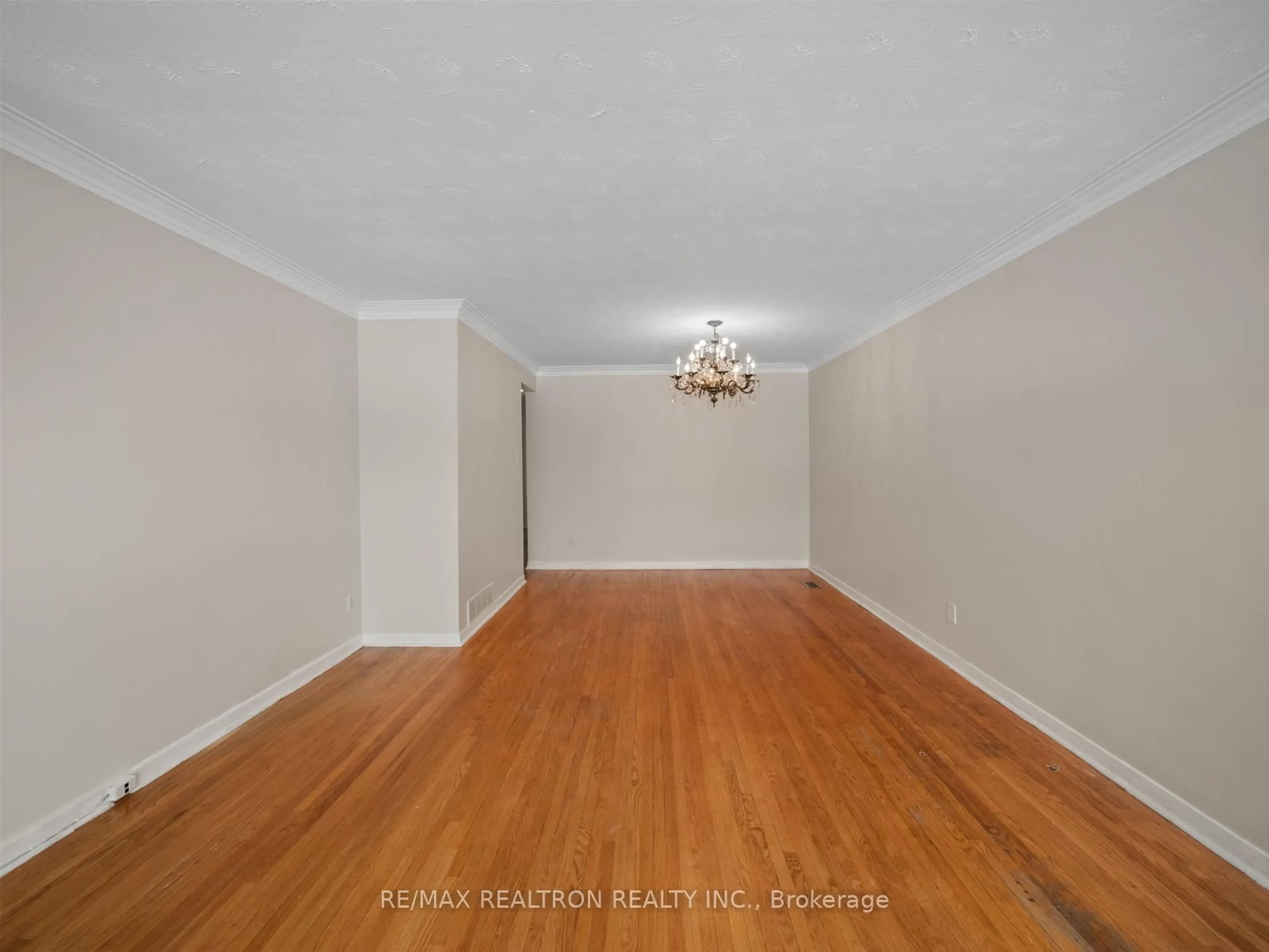 A pic of a room for 337 Wilmington Ave, Toronto Ontario M3H 5K9
