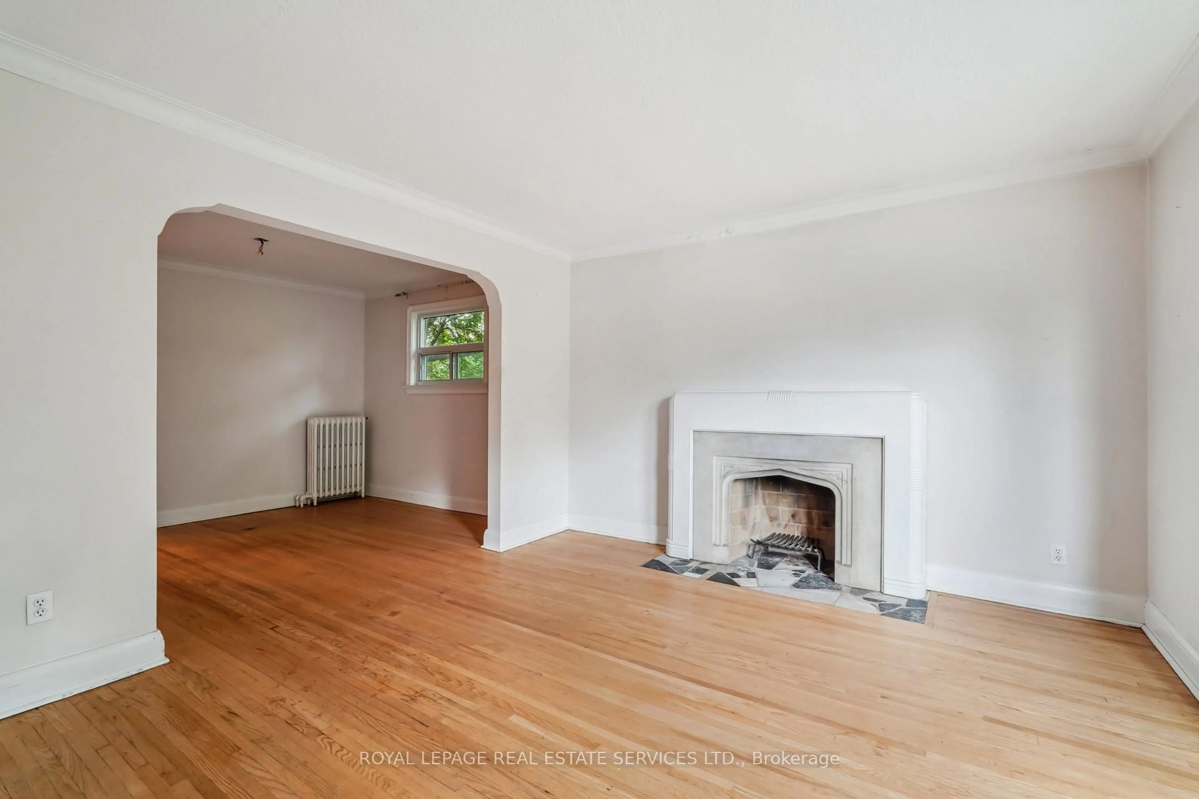 A pic of a room for 326 Lawrence Ave, Toronto Ontario M5M 1B4