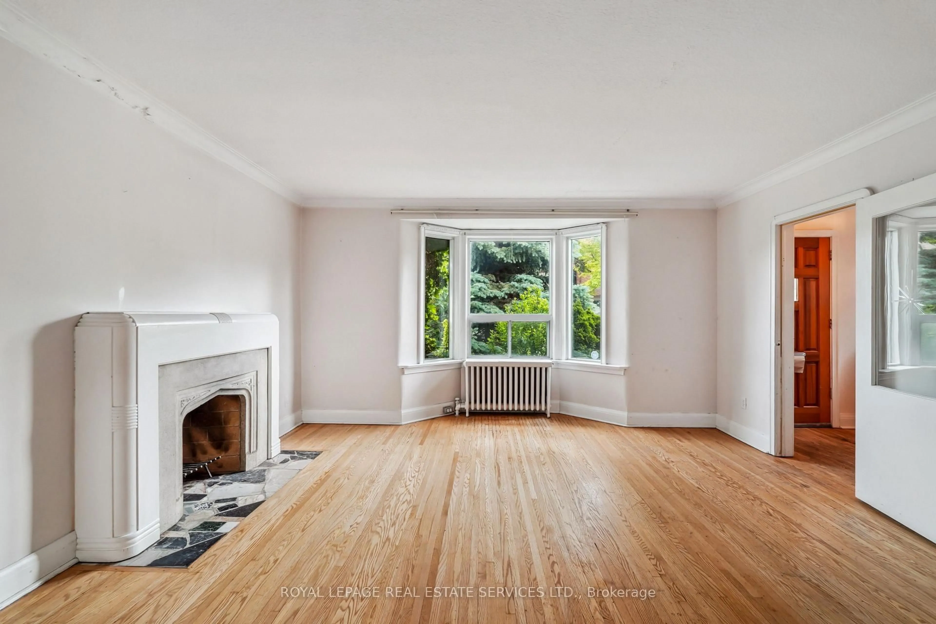 A pic of a room for 326 Lawrence Ave, Toronto Ontario M5M 1B4