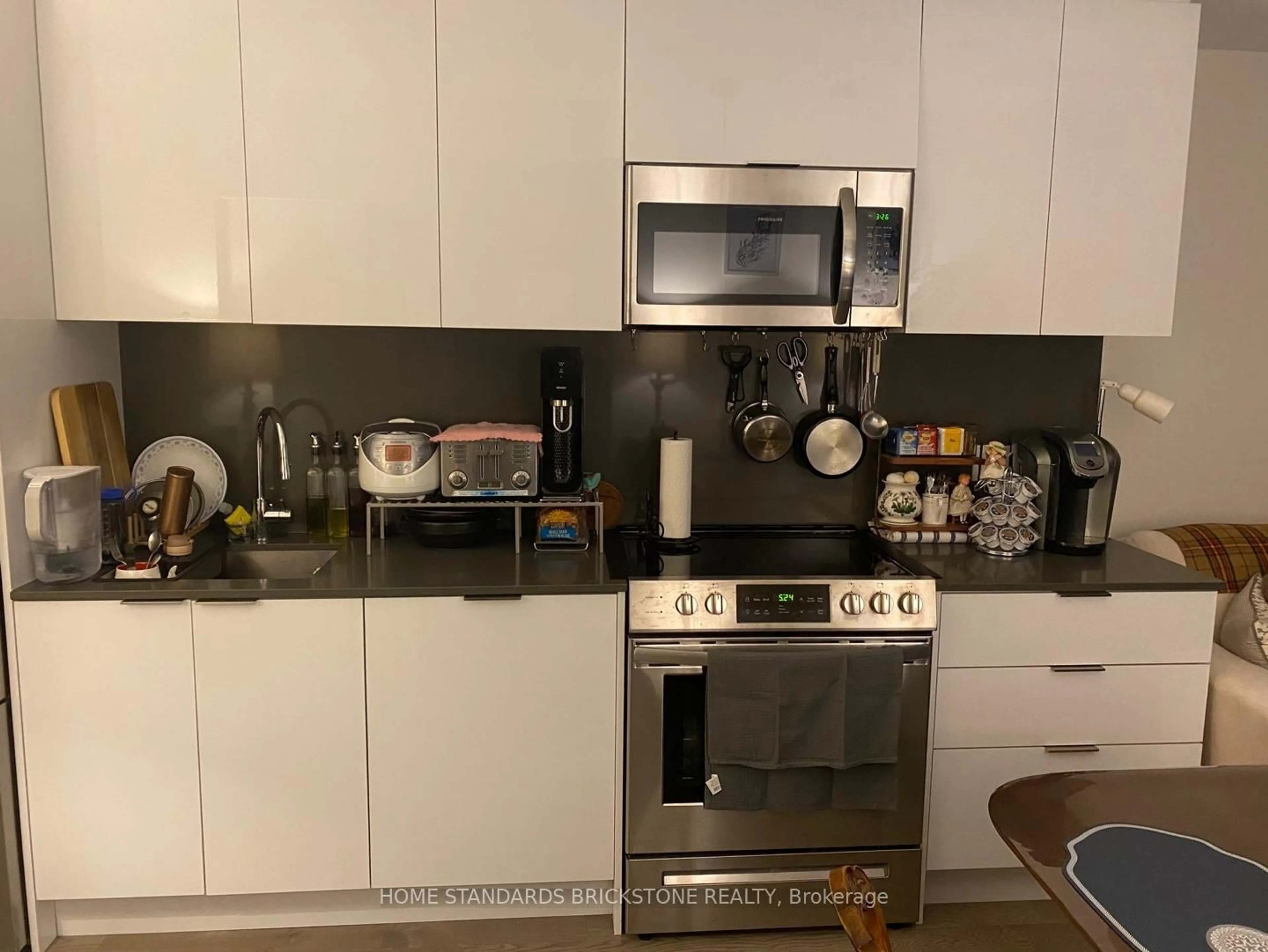 Standard kitchen, unknown for 25 Richmond E St #3004, Toronto Ontario M5C 0A6