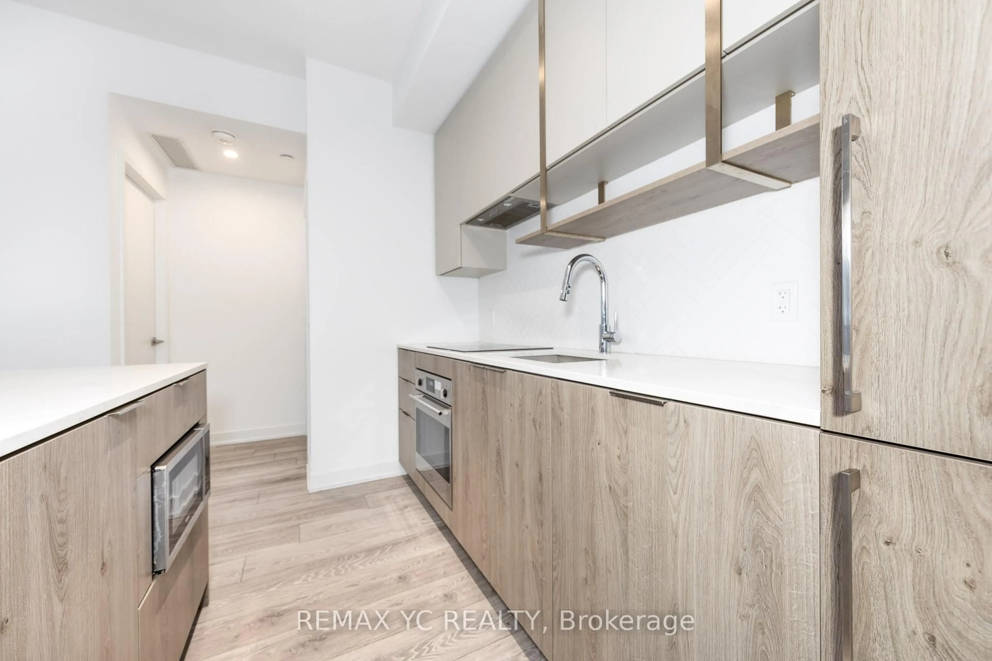 Standard kitchen, wood/laminate floor for 15 Holmes Ave #2504, Toronto Ontario M2N 0L4