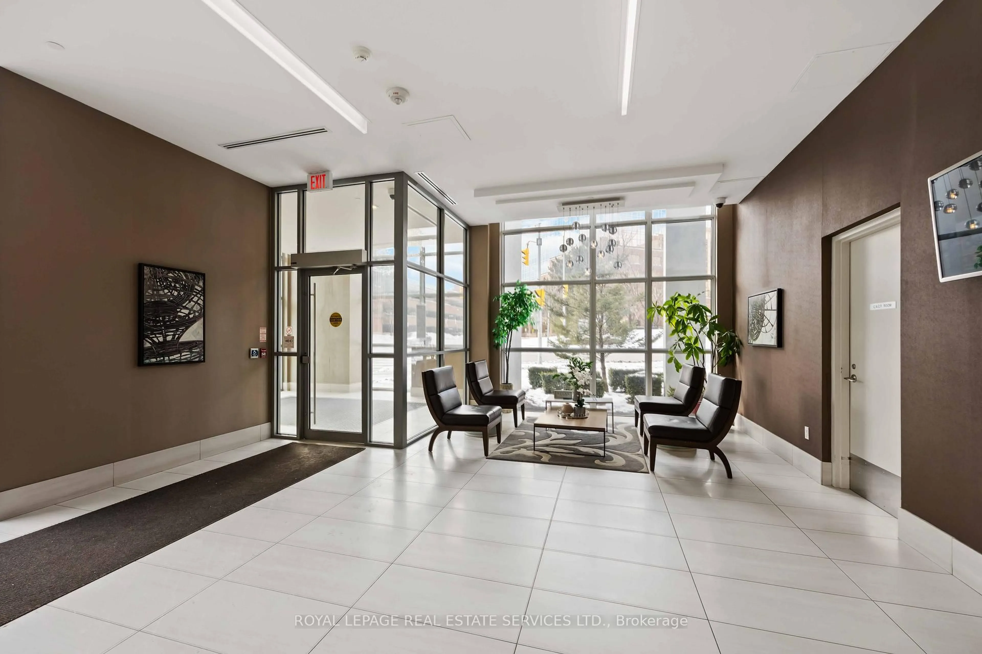 Indoor foyer for 275 Yorkland Rd #306, Toronto Ontario M2J 0B4