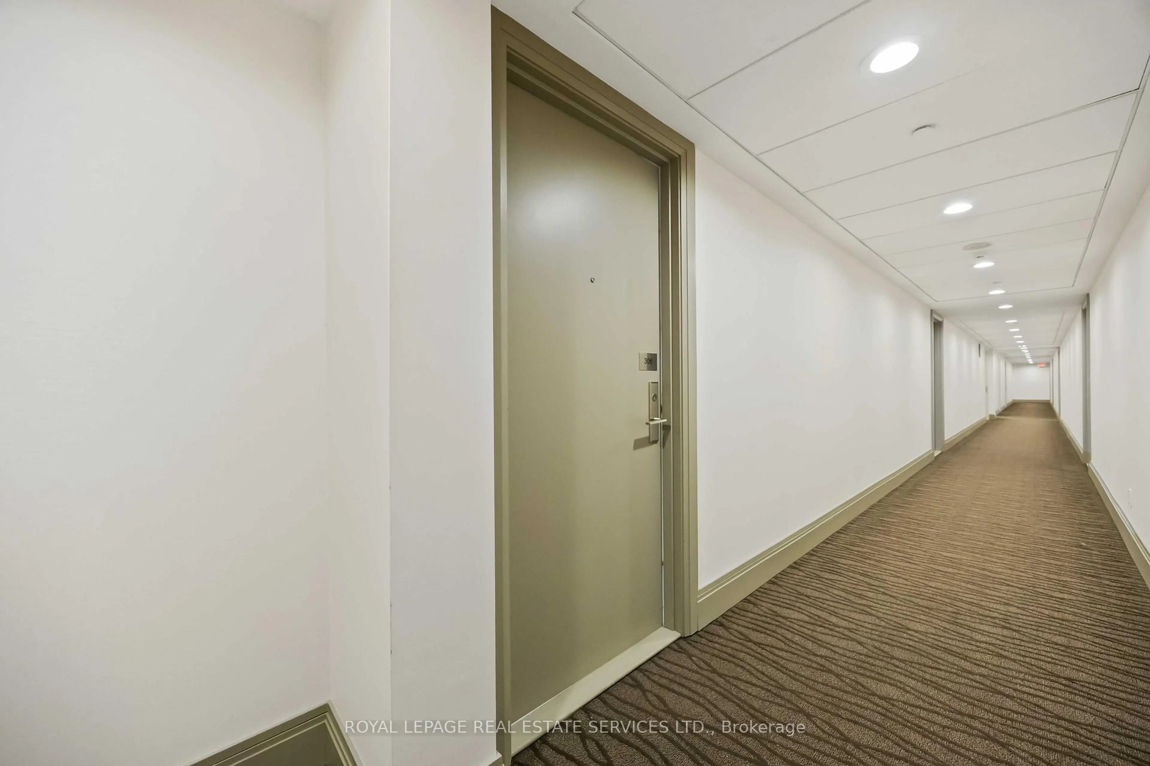 Indoor foyer for 275 Yorkland Rd #306, Toronto Ontario M2J 0B4