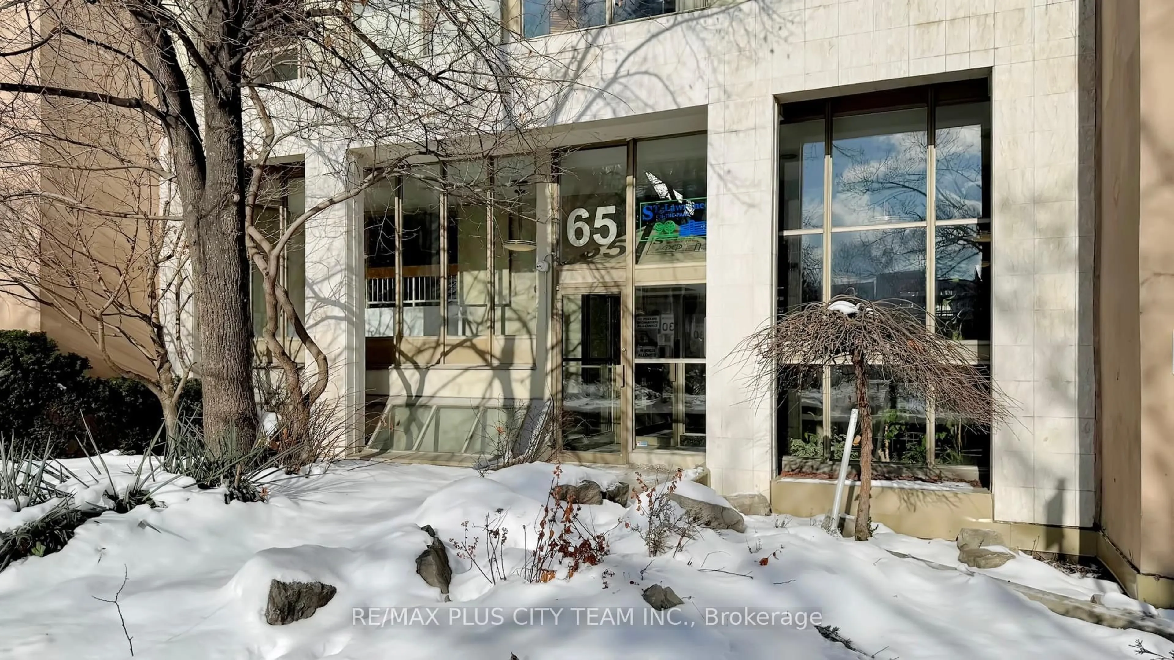 Unknown for 65 Scadding Ave #205, Toronto Ontario M5A 4L1