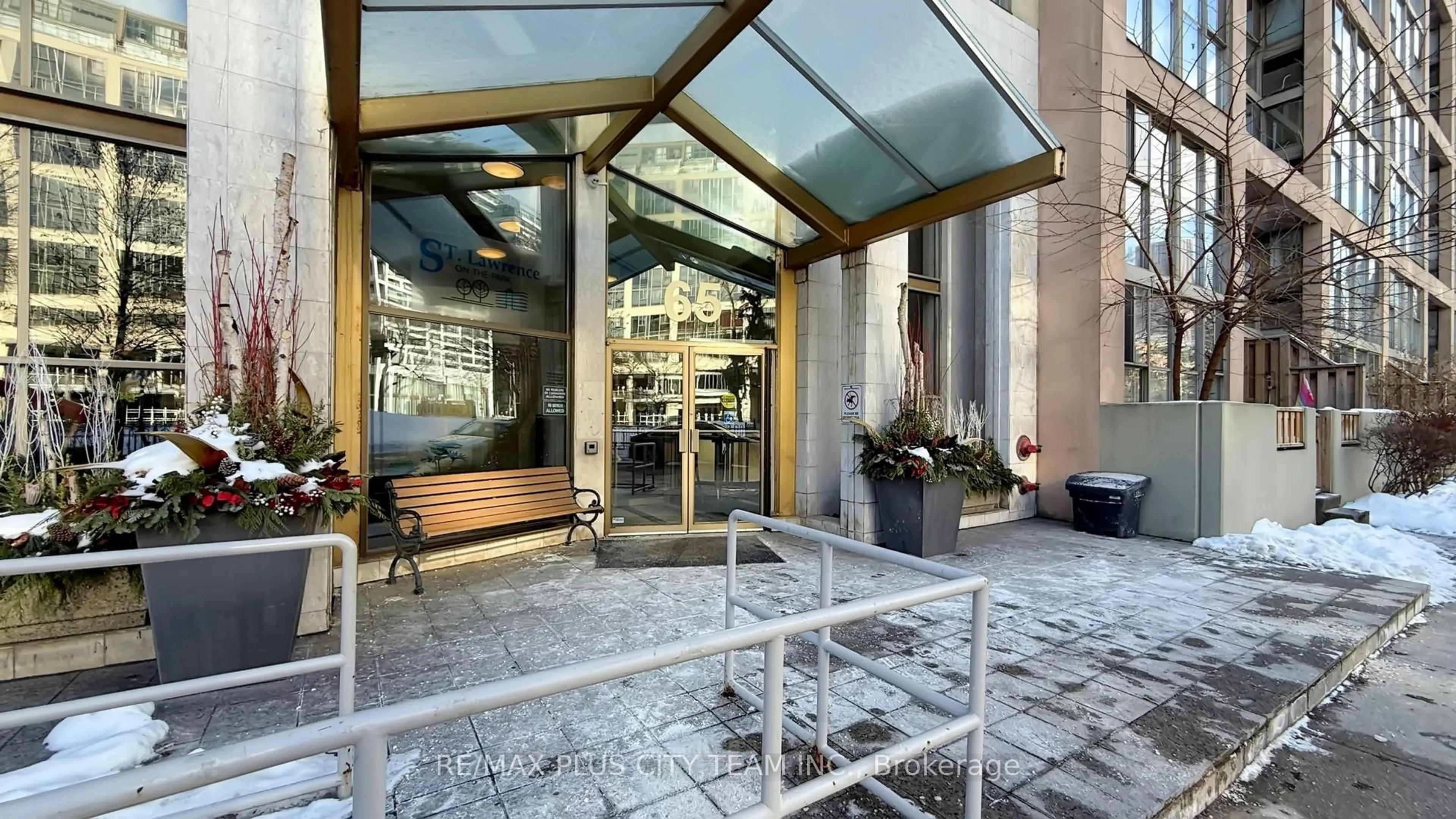 Lobby for 65 Scadding Ave #205, Toronto Ontario M5A 4L1