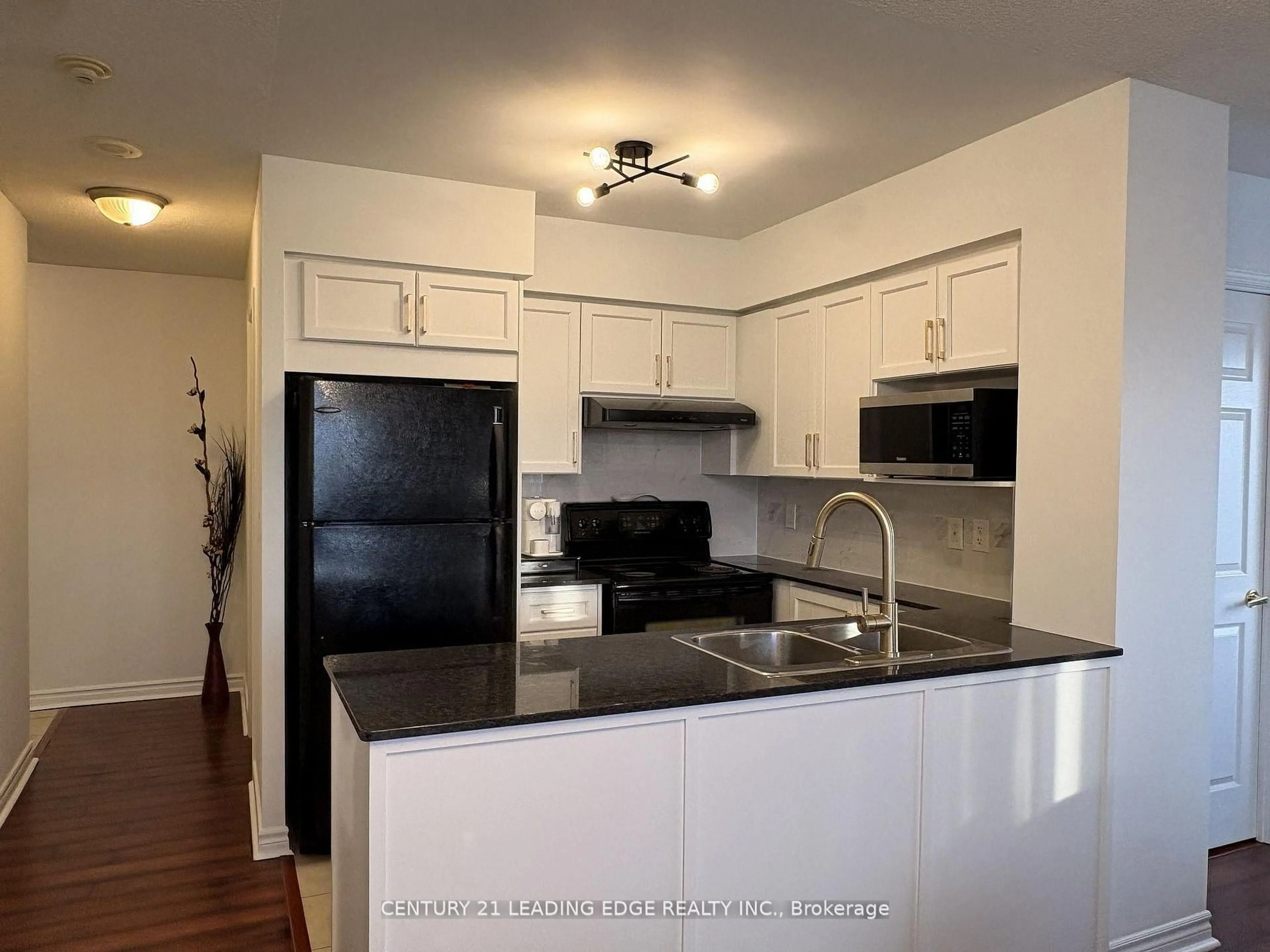 Standard kitchen, unknown for 18 Kenaston Gdns #712, Toronto Ontario M2K 3C7
