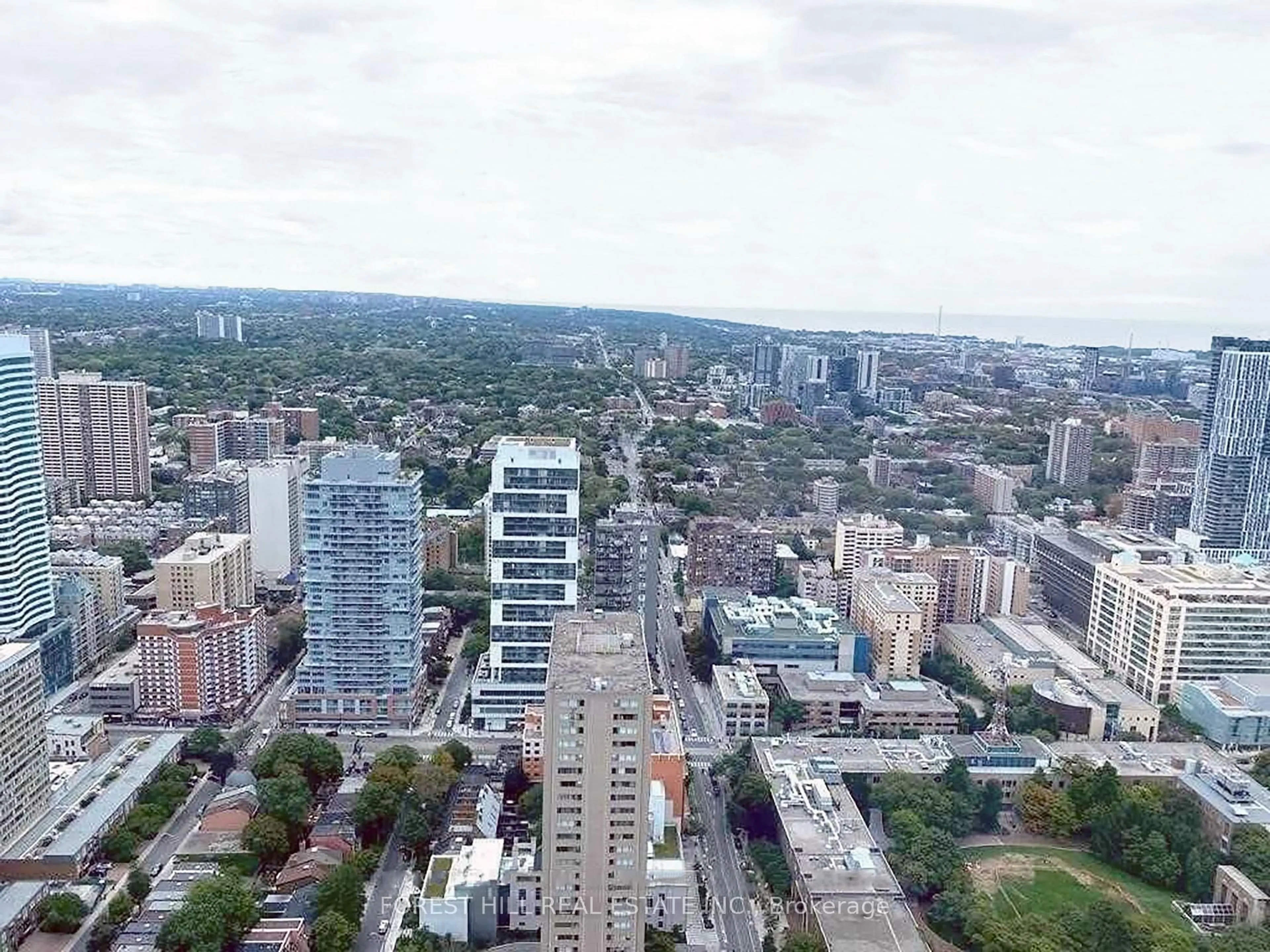 A pic from outside/outdoor area/front of a property/back of a property/a pic from drone, city buildings view from balcony for 386 Yonge St #4606, Toronto Ontario M5B 0A5