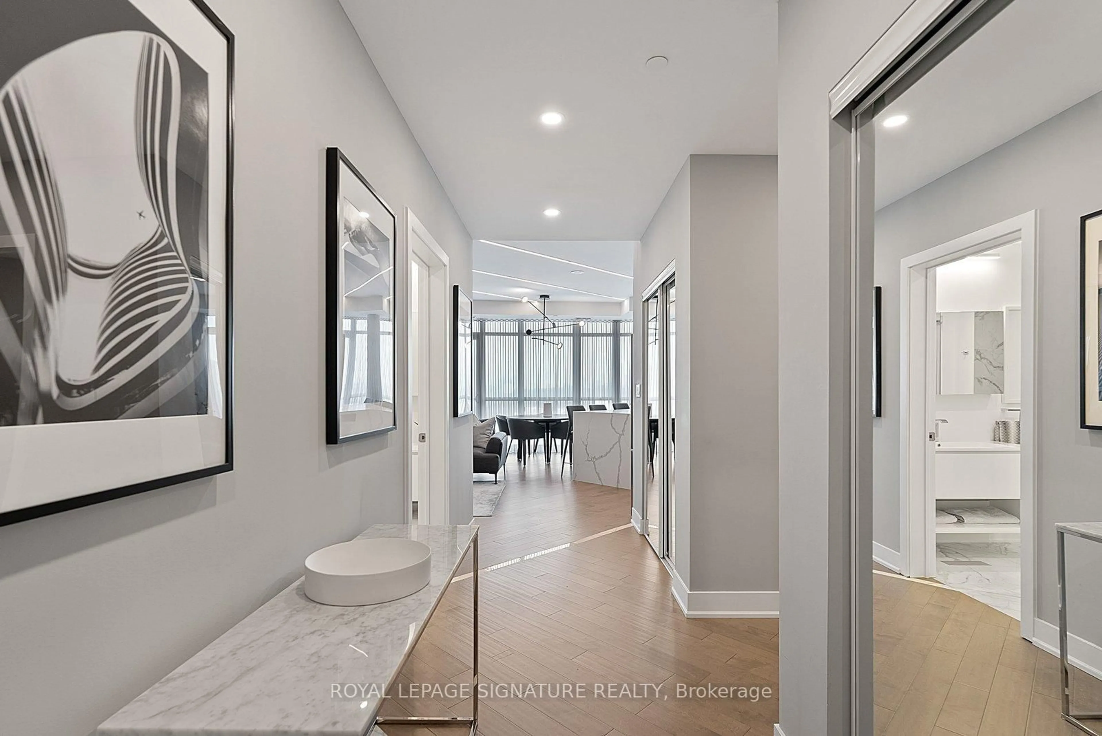 Indoor entryway for 99 The Donway #1114, Toronto Ontario M3C 0N8