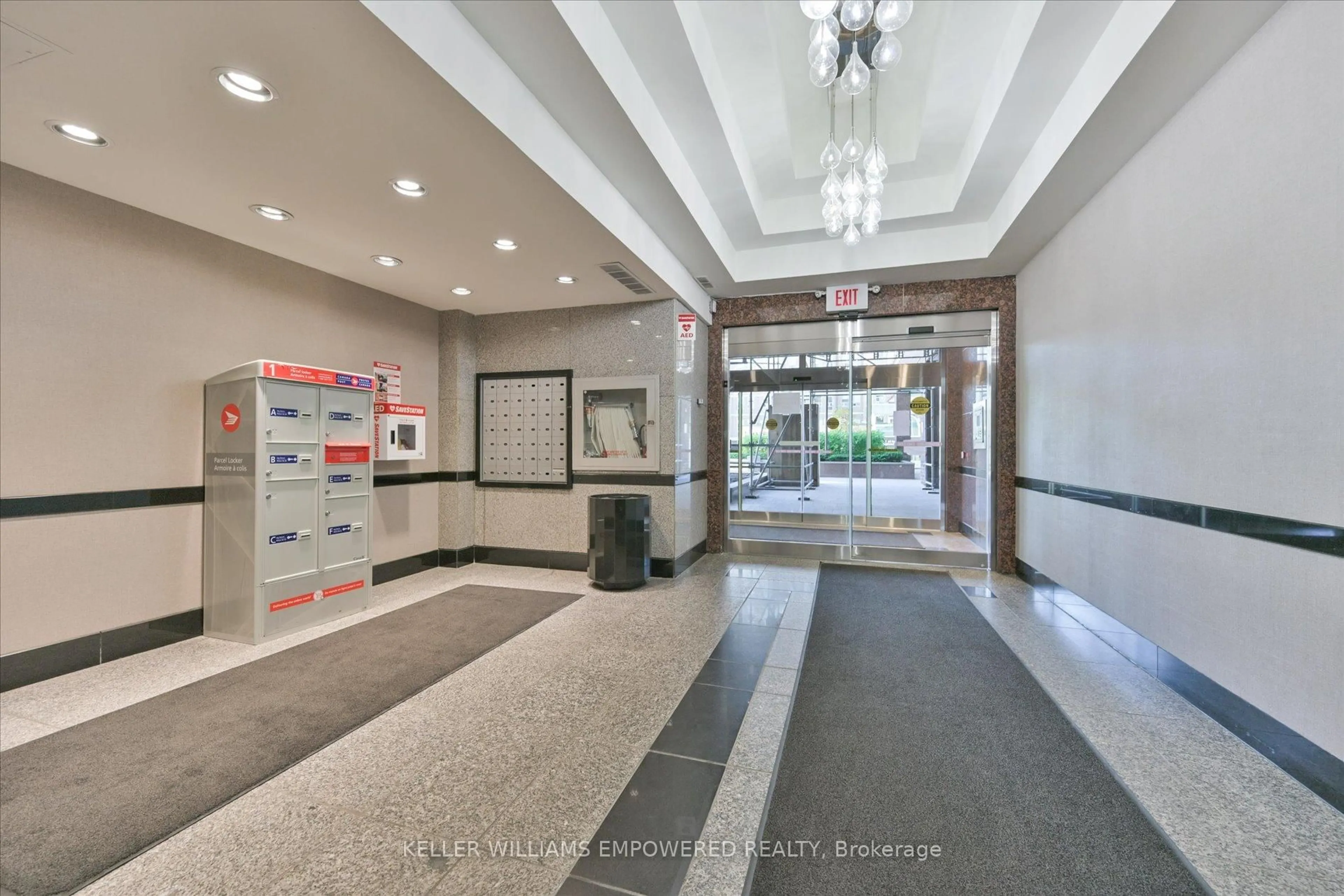 Lobby for 914 Yonge St #1612, Toronto Ontario M4W 3C8