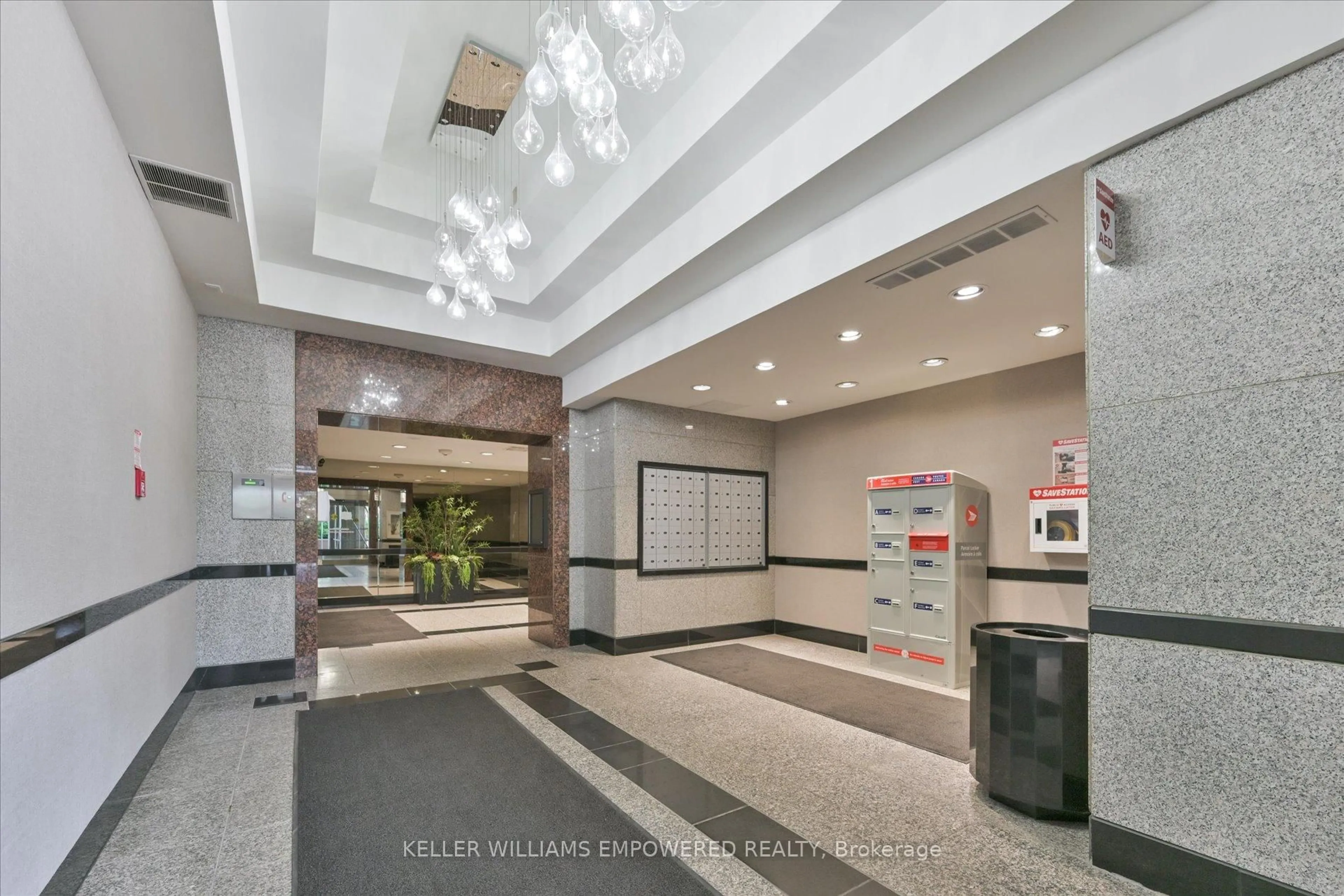 Lobby for 914 Yonge St #1612, Toronto Ontario M4W 3C8