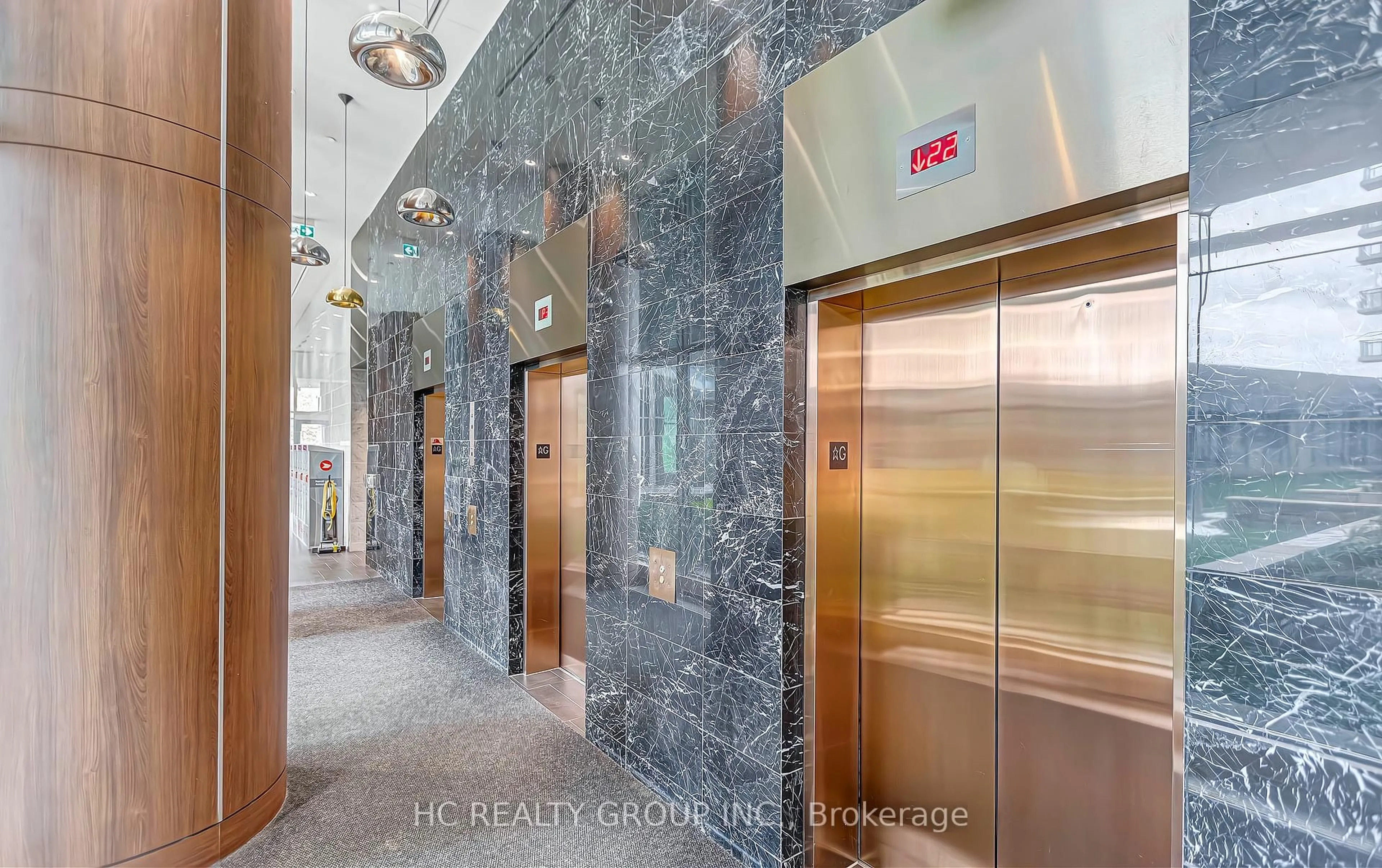 Indoor foyer for 115 Mcmahon Dr #501, Toronto Ontario M2K 0E3