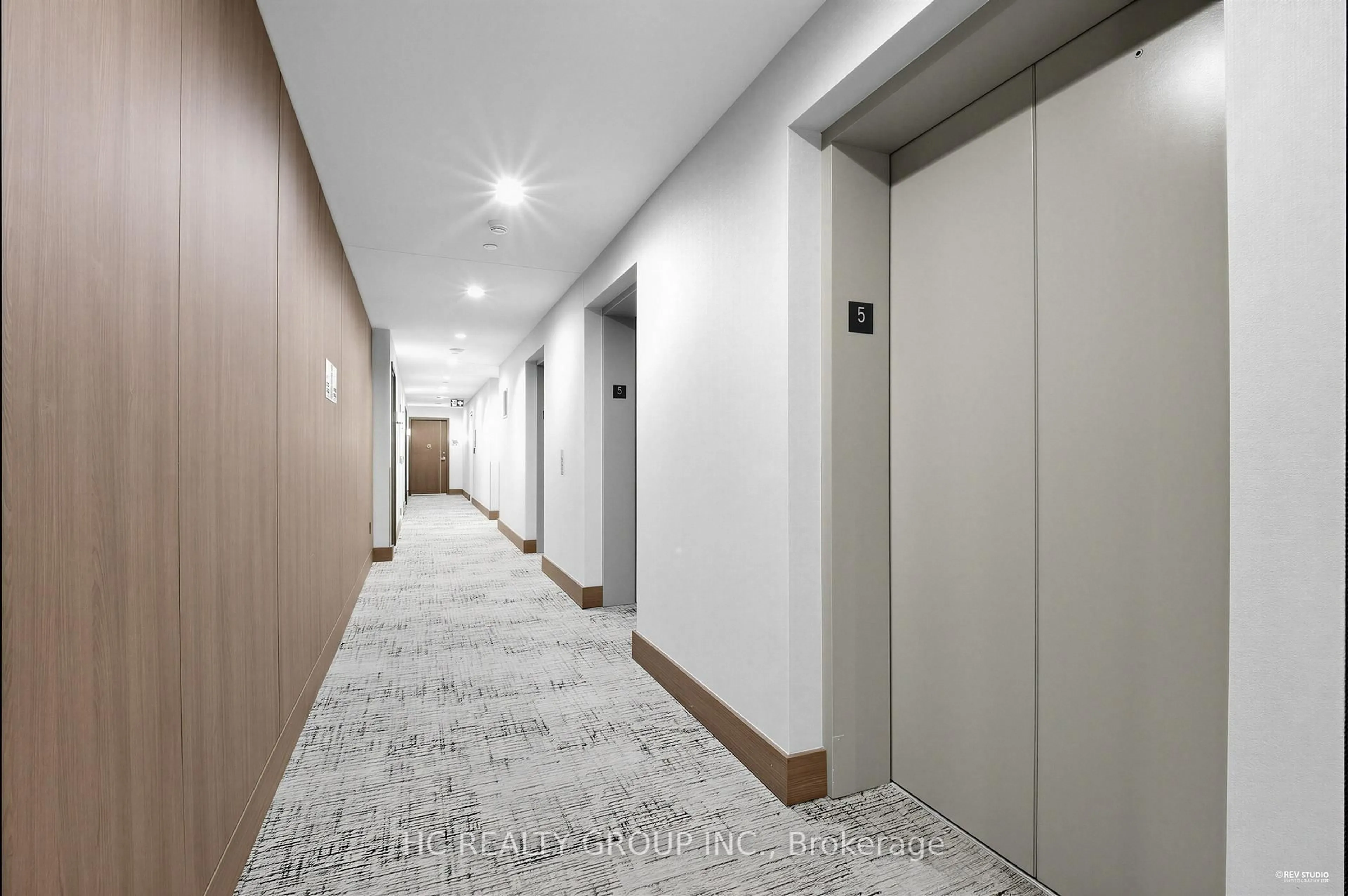 Indoor foyer for 115 Mcmahon Dr #501, Toronto Ontario M2K 0E3