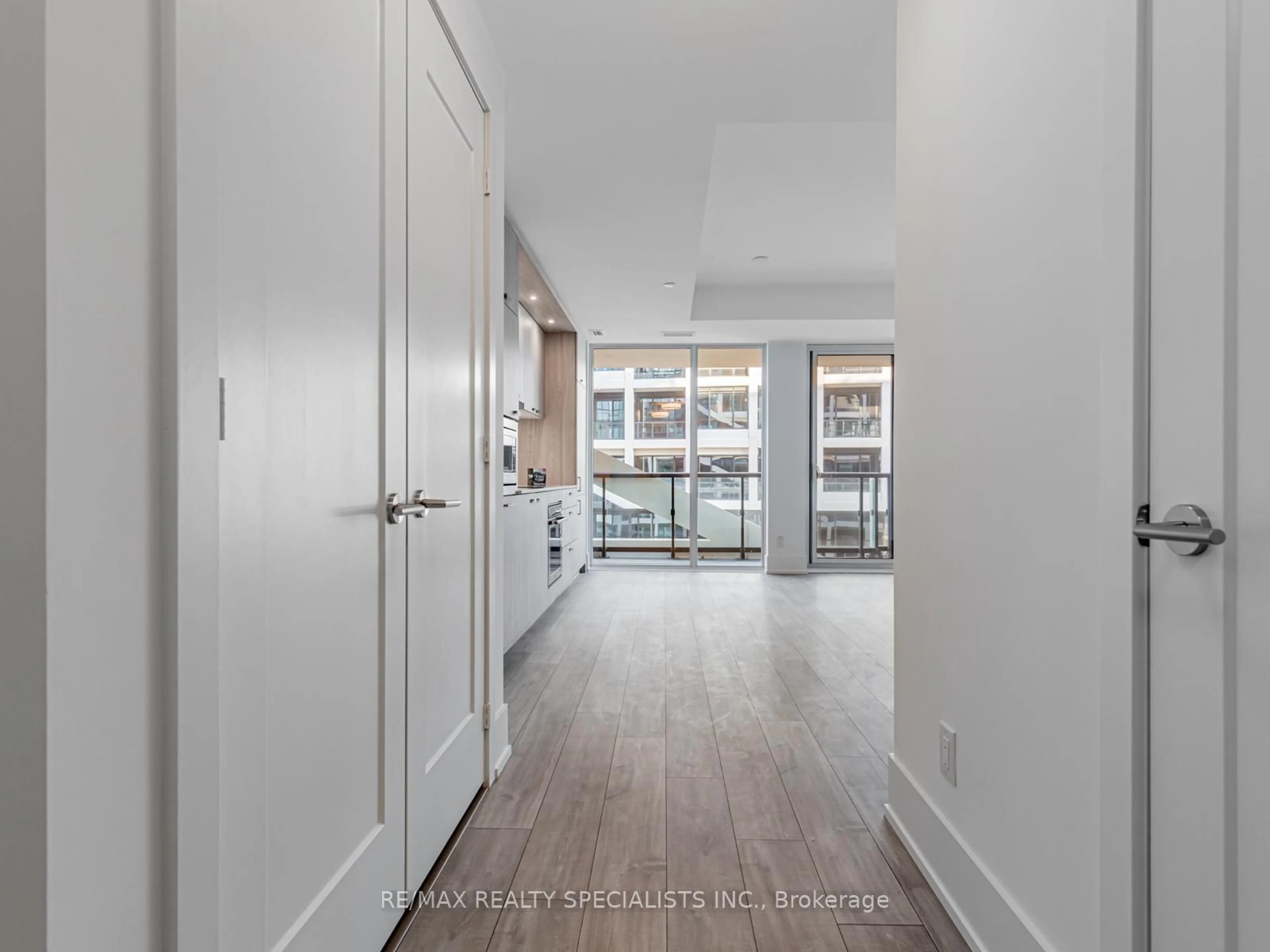 Indoor entryway for 115 Denison Ave #920, Toronto Ontario M5T 2N1