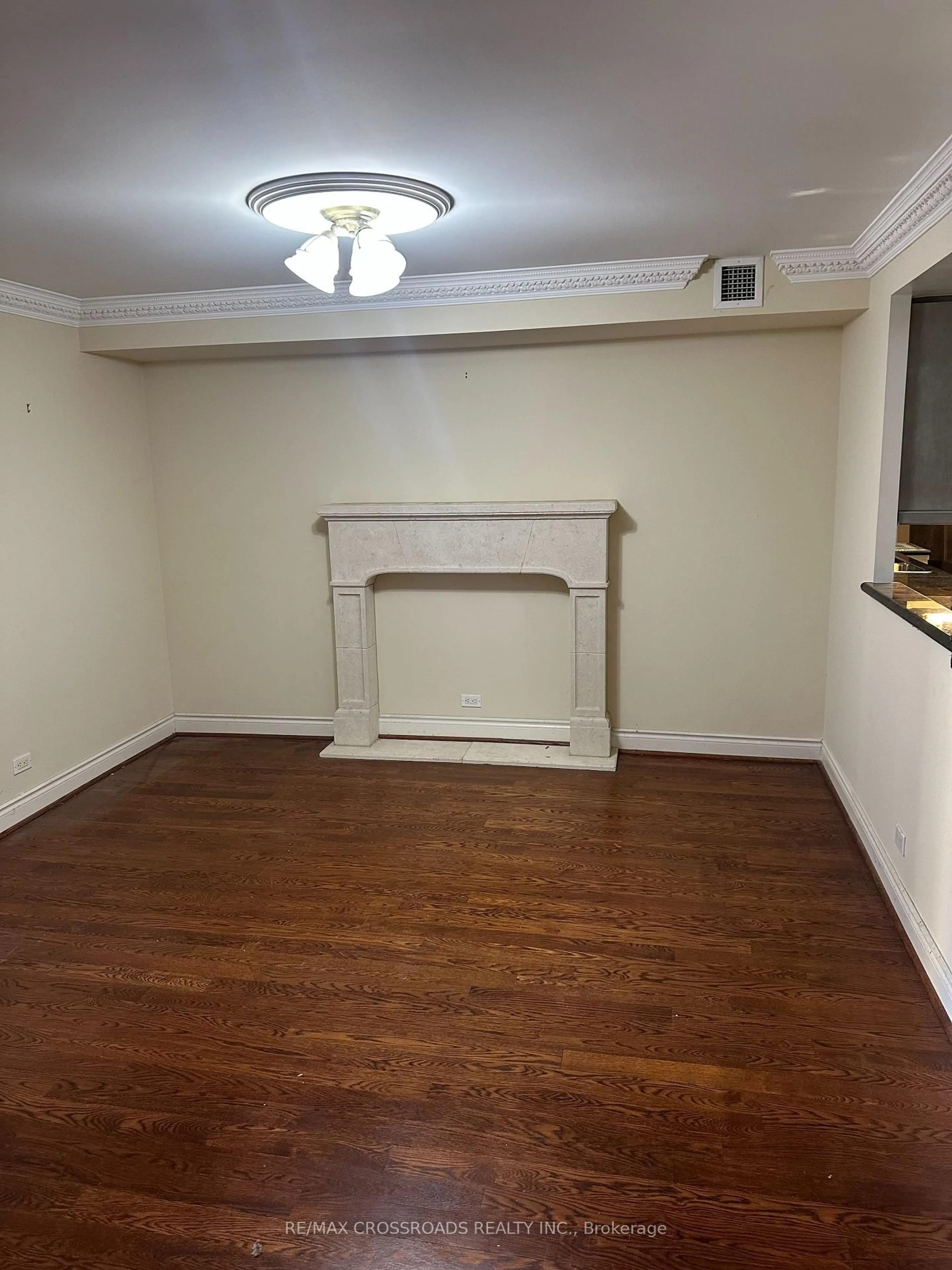 A pic of a room for 3600 Yonge St #737, Toronto Ontario M4N 2N6