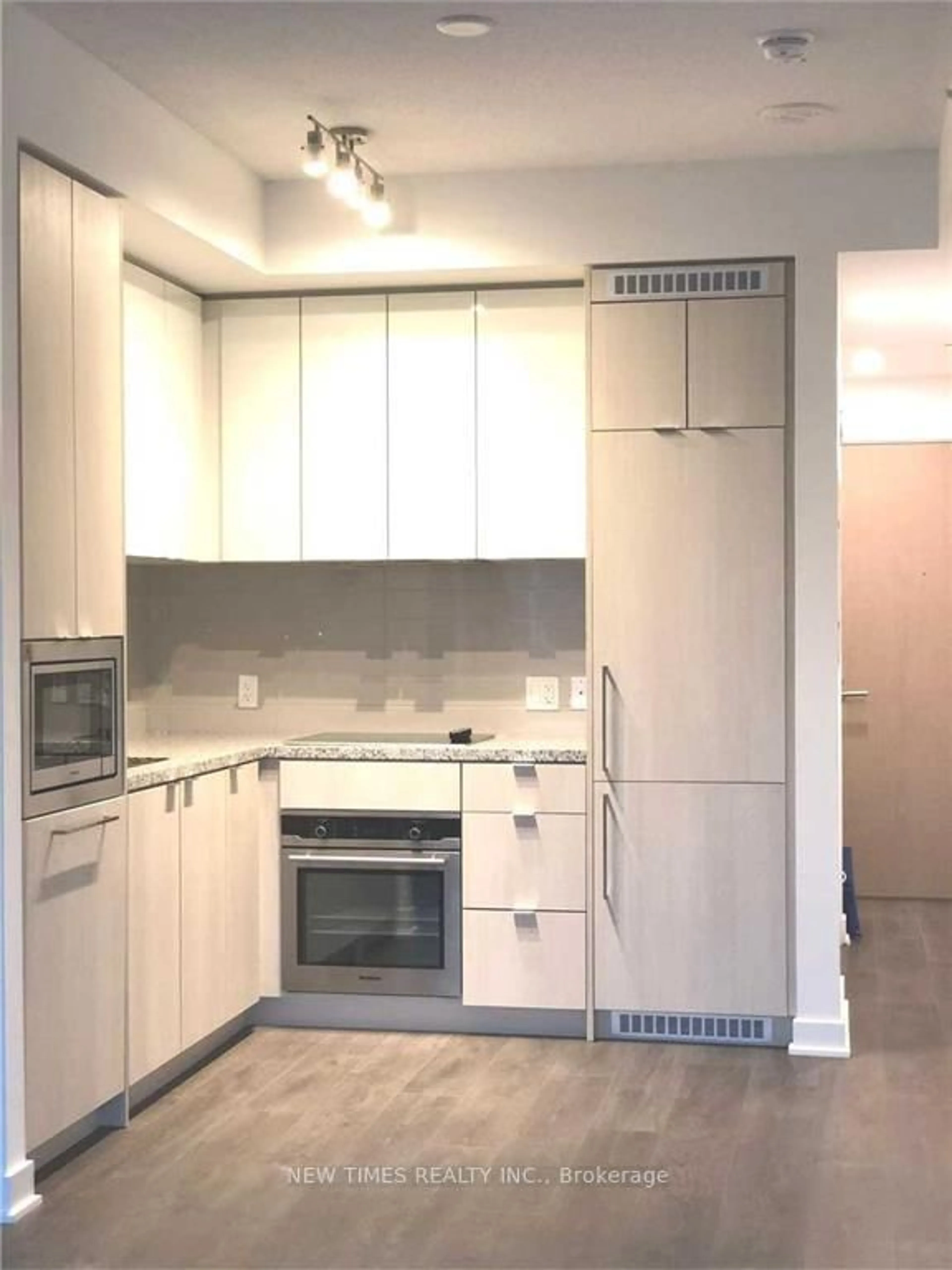 Standard kitchen, wood/laminate floor for 125 Blue Jays Way #4910, Toronto Ontario M5V 0N5