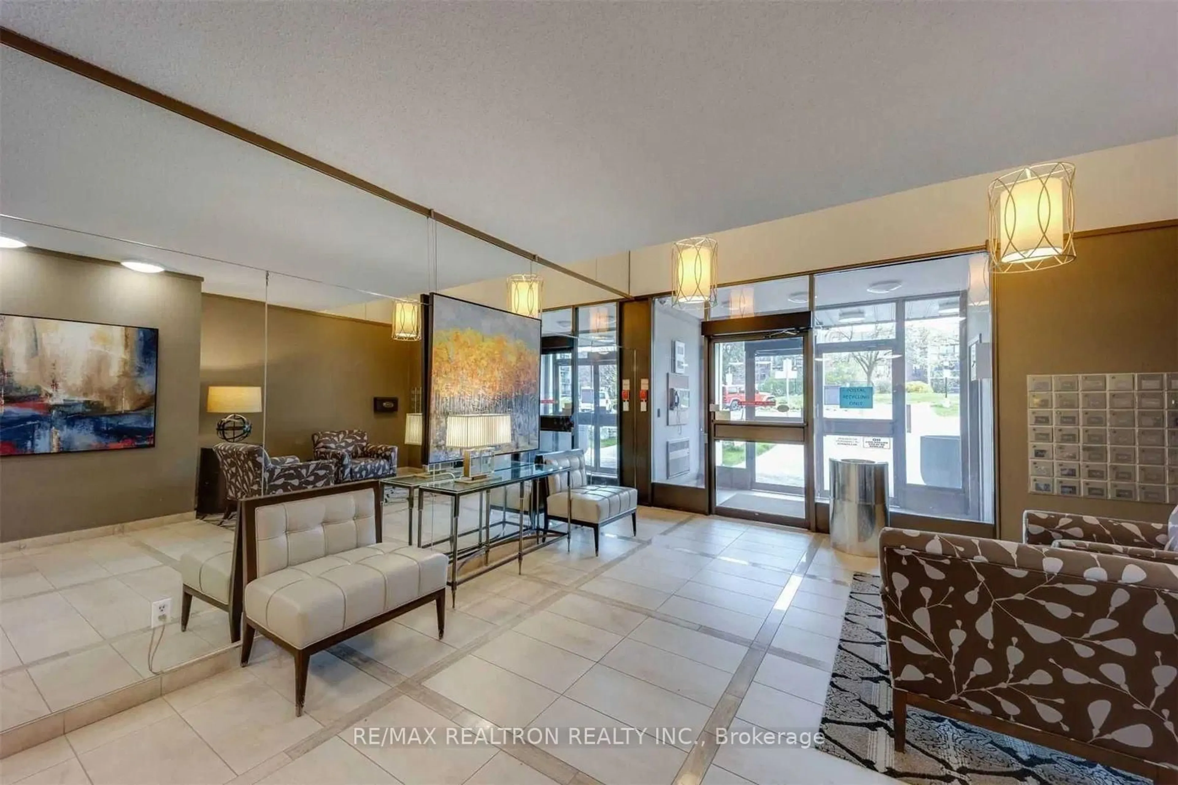 Lobby for 10 Fashion Roseway #507, Toronto Ontario M2N 6B6