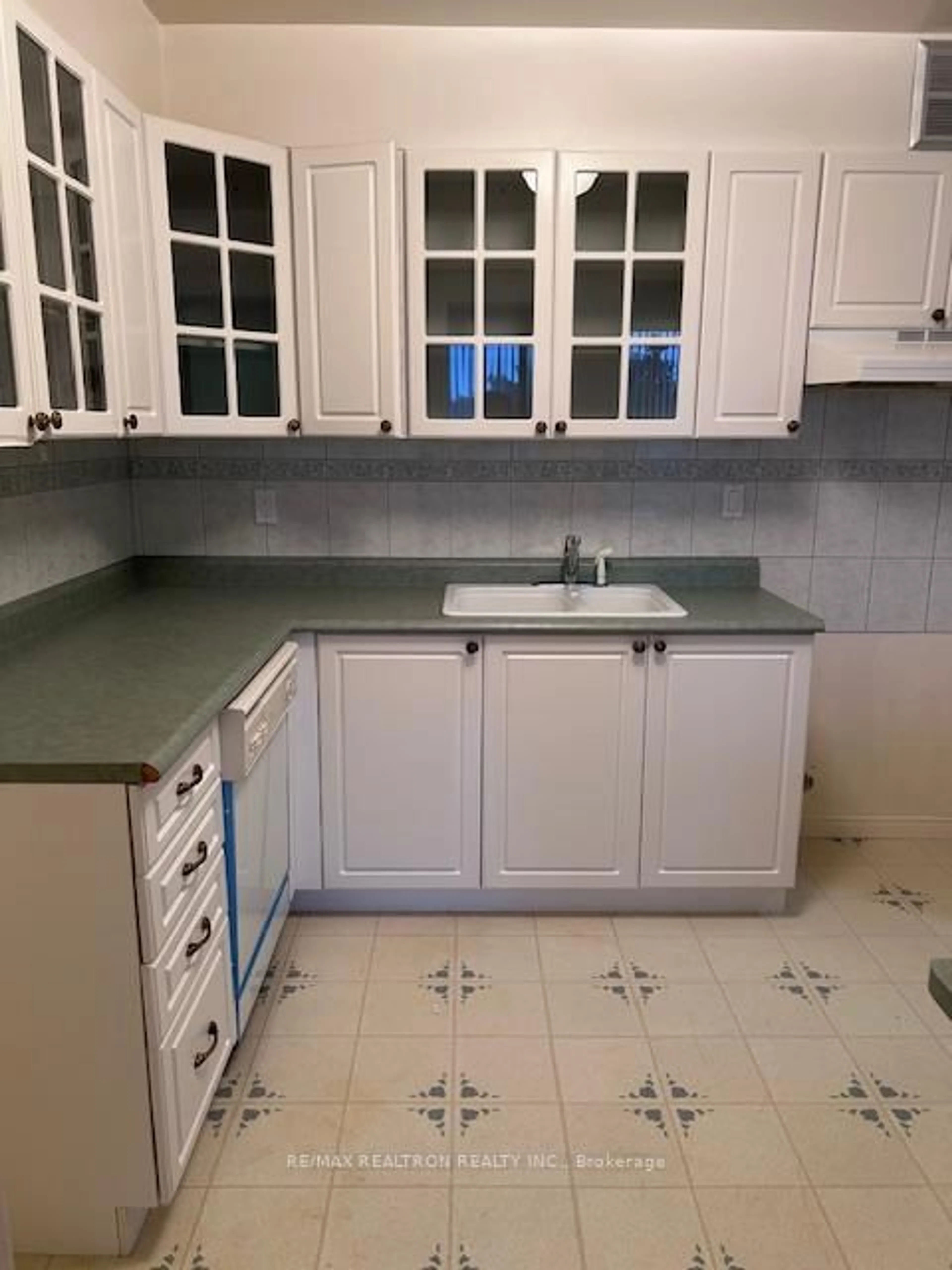 Standard kitchen, ceramic/tile floor for 10 Fashion Roseway #507, Toronto Ontario M2N 6B6