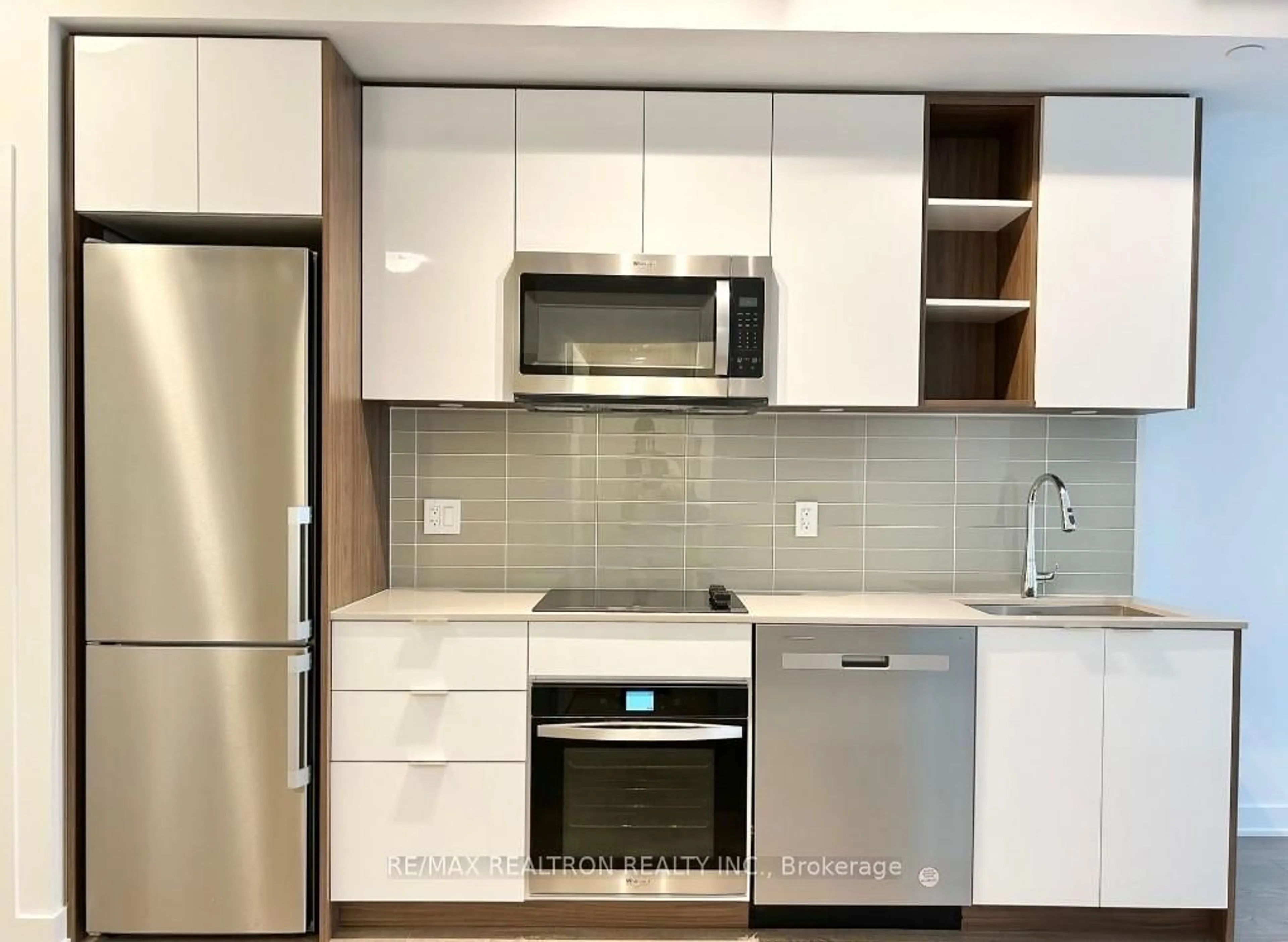 Standard kitchen, unknown for 543 Richmond St #1220, Toronto Ontario M5V 0W9