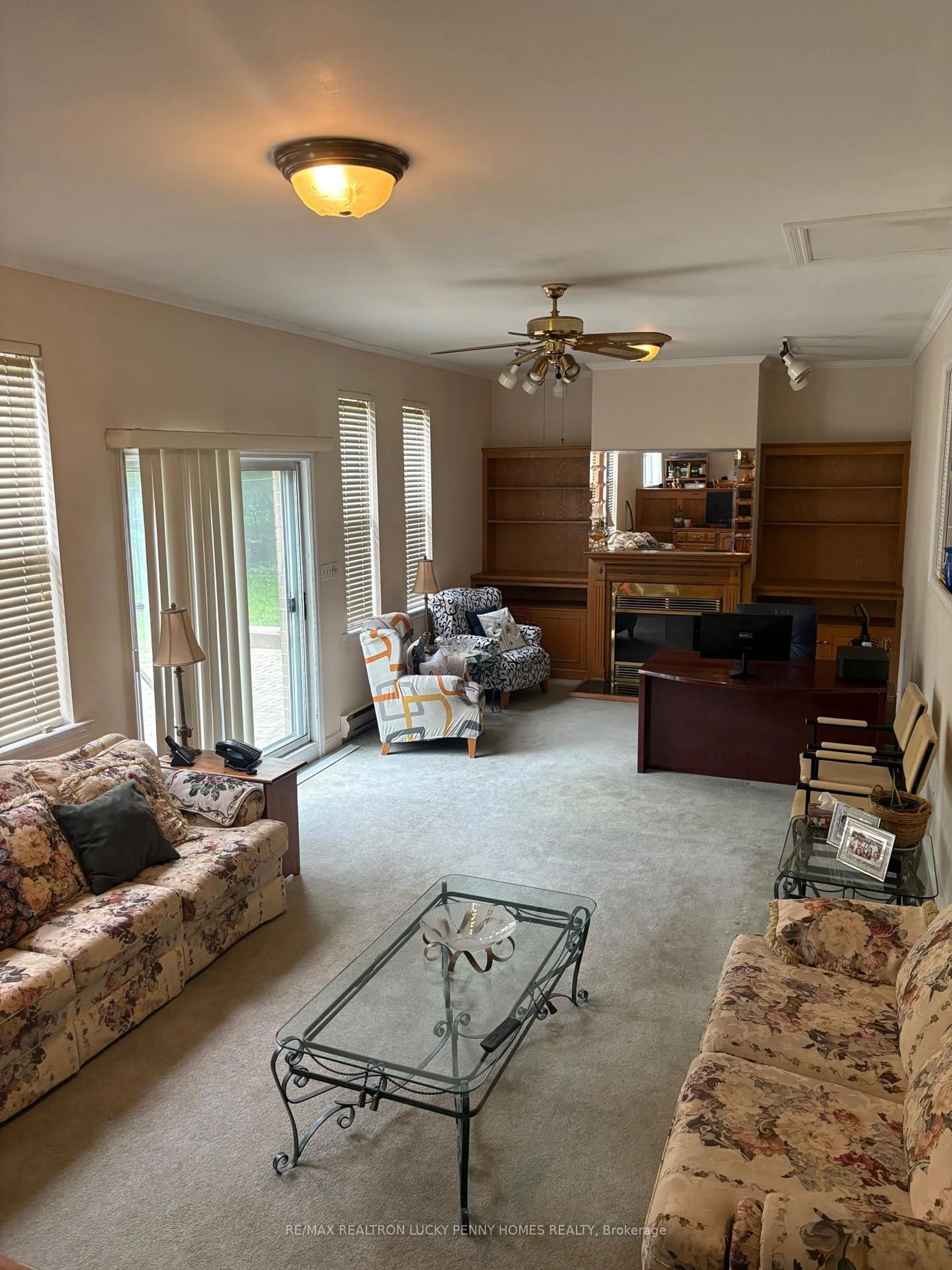 Living room with furniture, unknown for 61 Hurlingham Cres, Toronto Ontario M3B 2P9