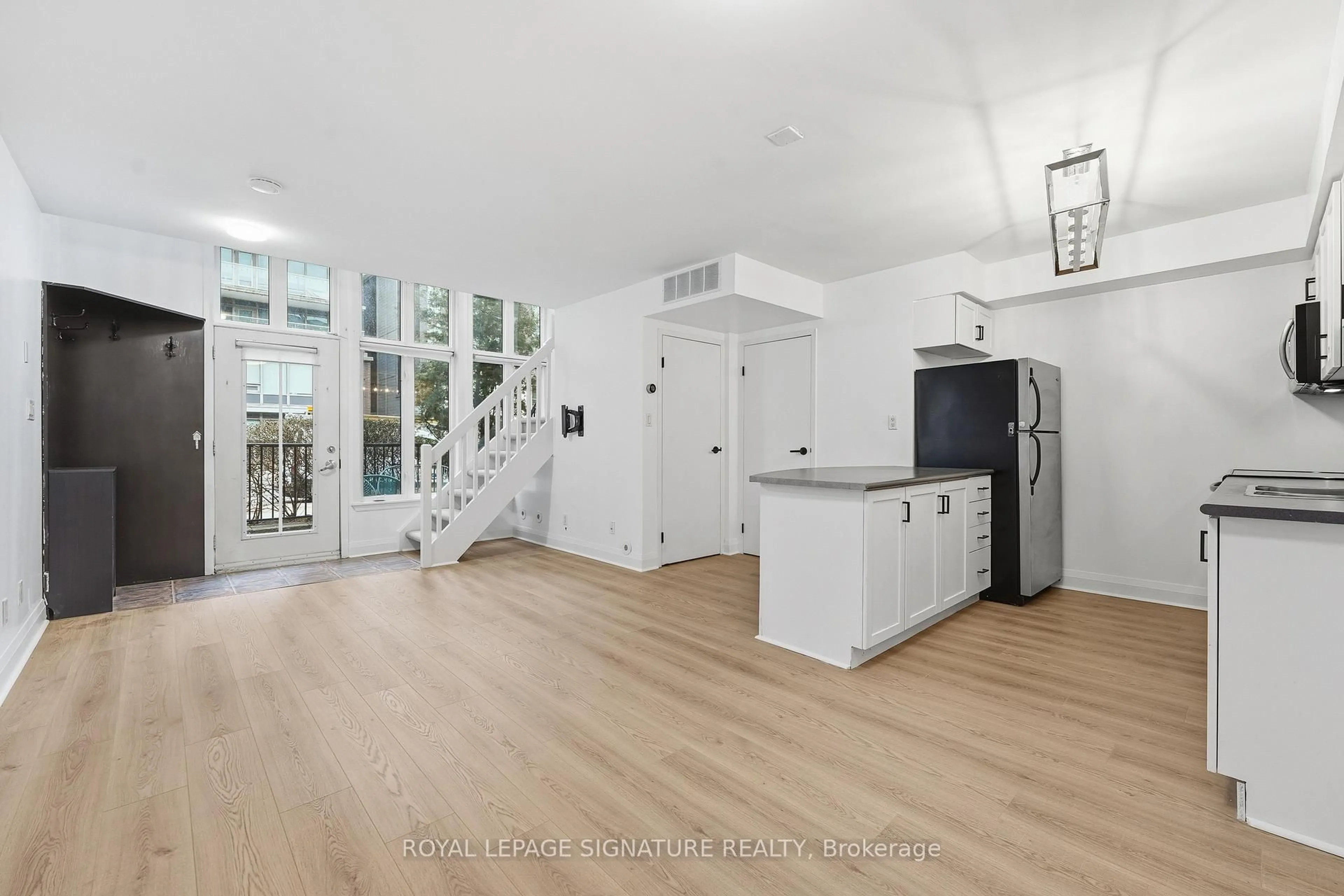 Open concept kitchen, unknown for 50 East Liberty St #1105, Toronto Ontario M6K 3P3