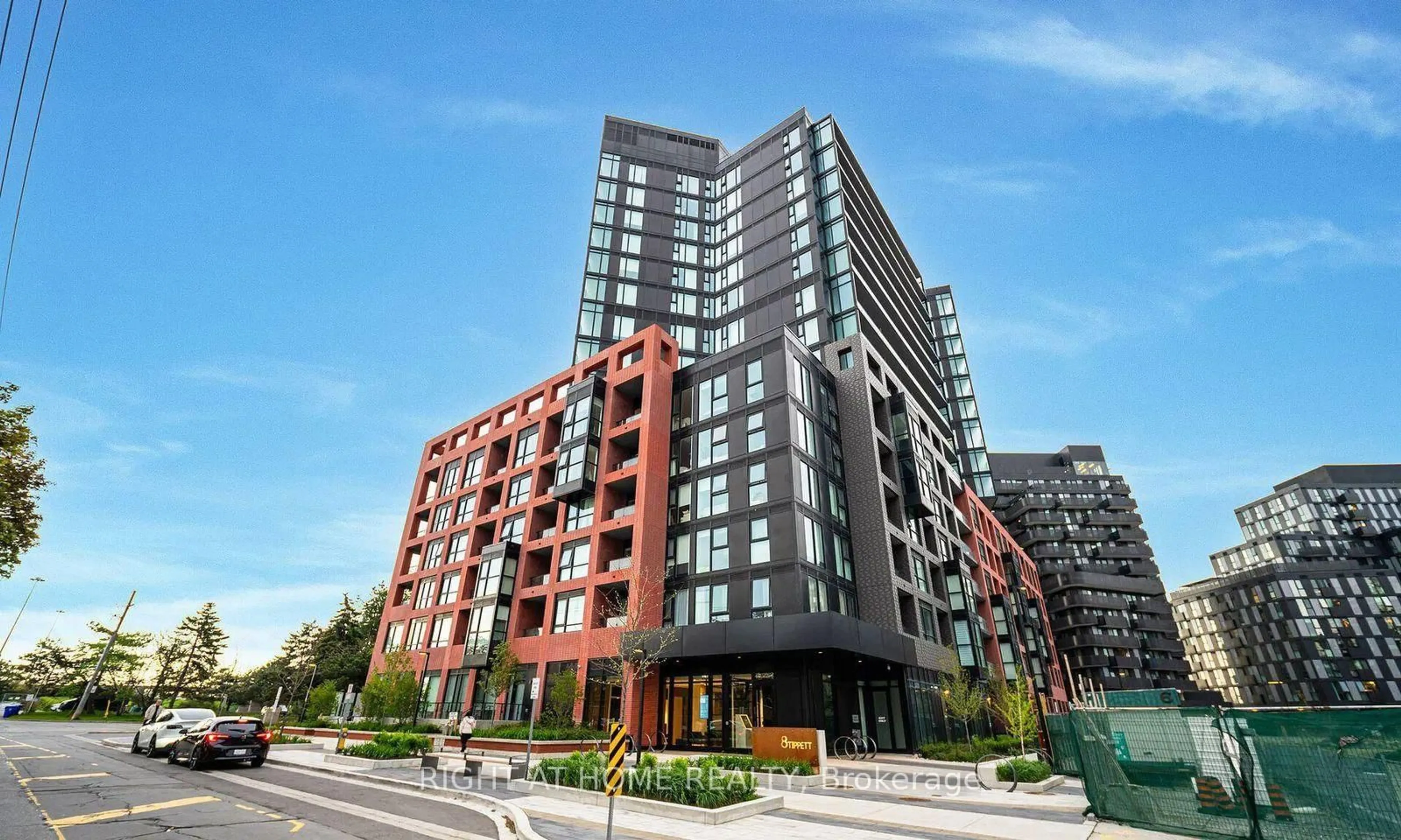 Unknown for 8 Tippett Rd, Toronto Ontario M3H 0E7