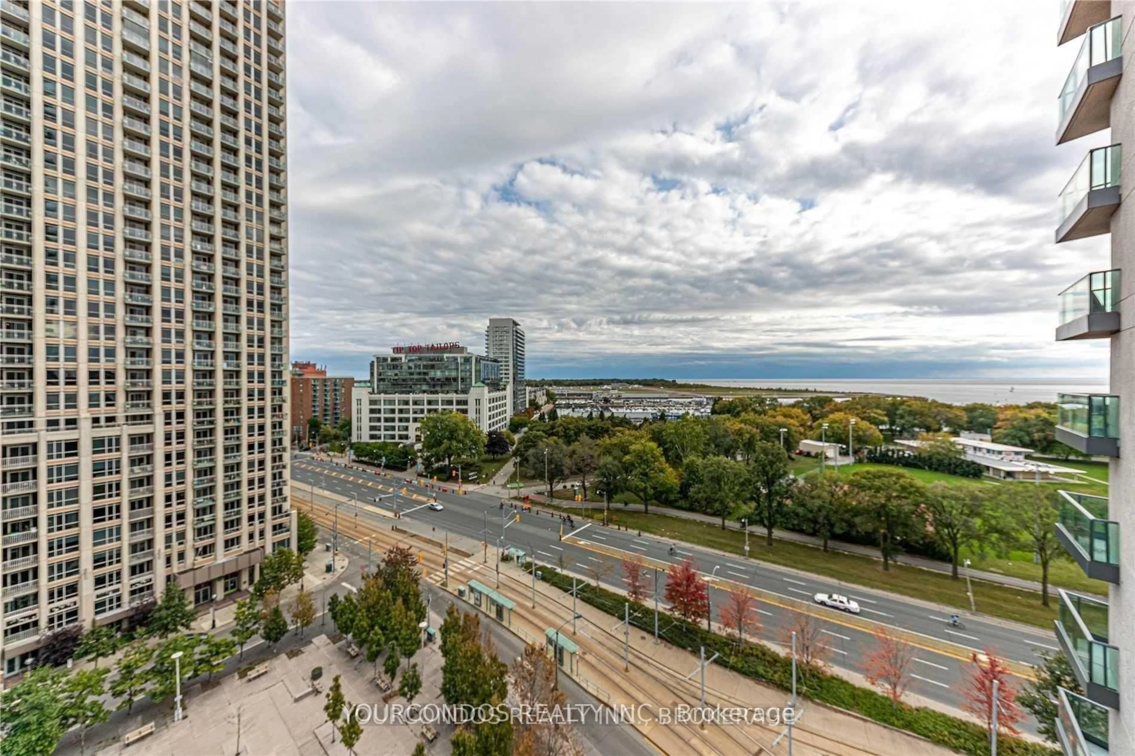A pic from outside/outdoor area/front of a property/back of a property/a pic from drone, city buildings view from balcony for 215 Fort York Blvd #1203, Toronto Ontario M5V 4A2