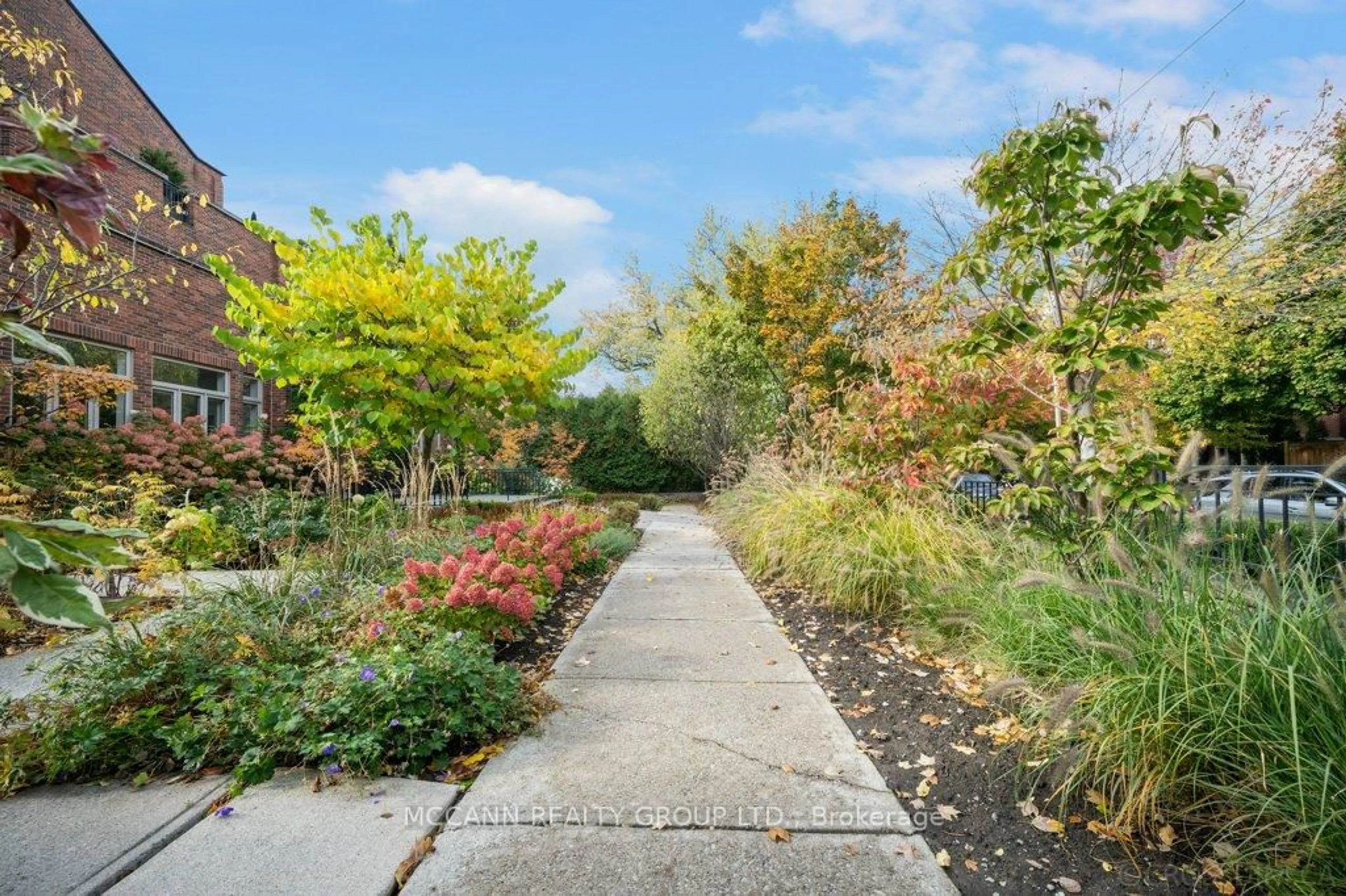 Patio, street for 65 Sheldrake Blvd #208, Toronto Ontario M4P 2B1