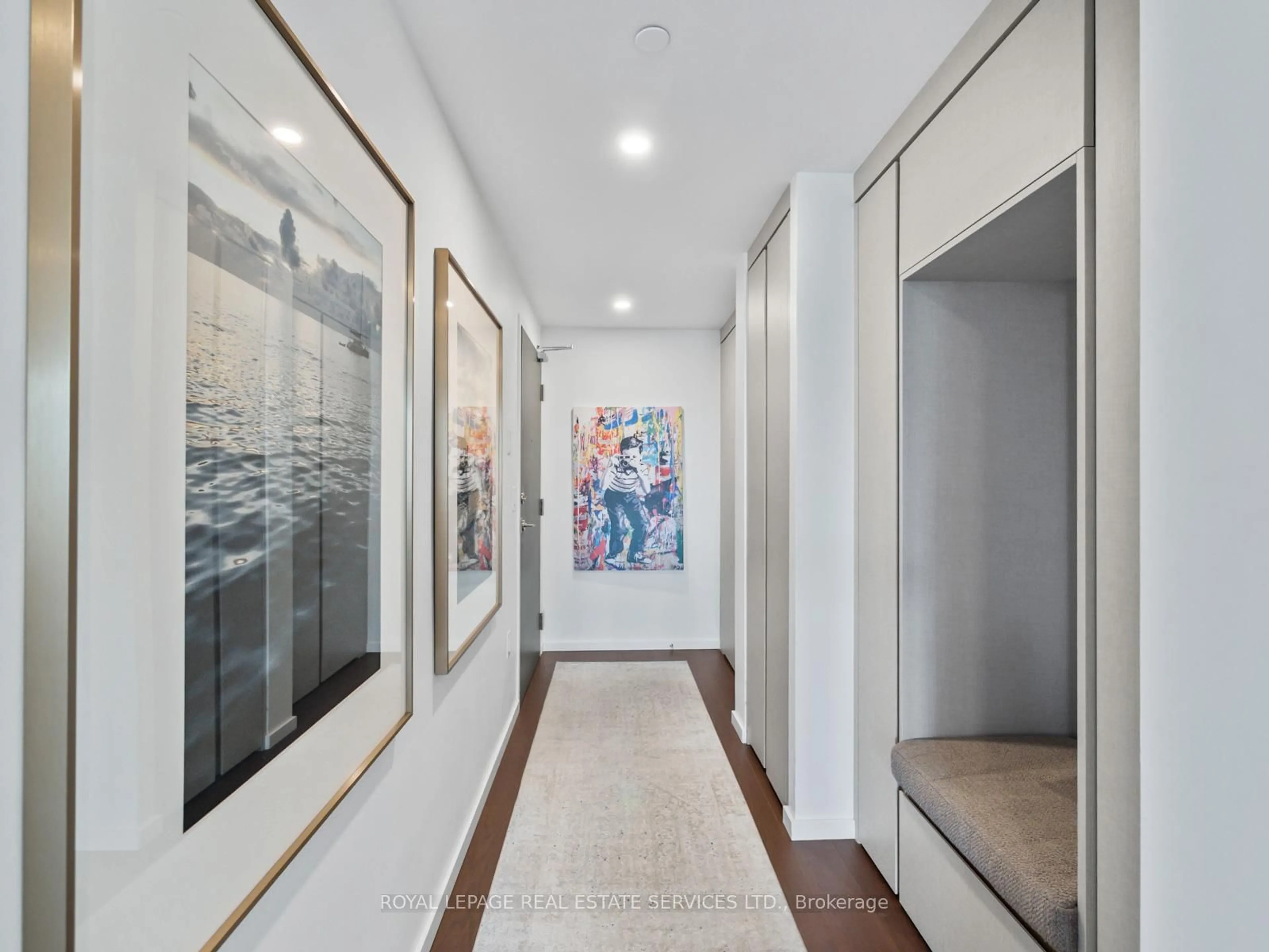 Indoor foyer for 21 Lawren Harris Sq #904, Toronto Ontario M5A 0T4