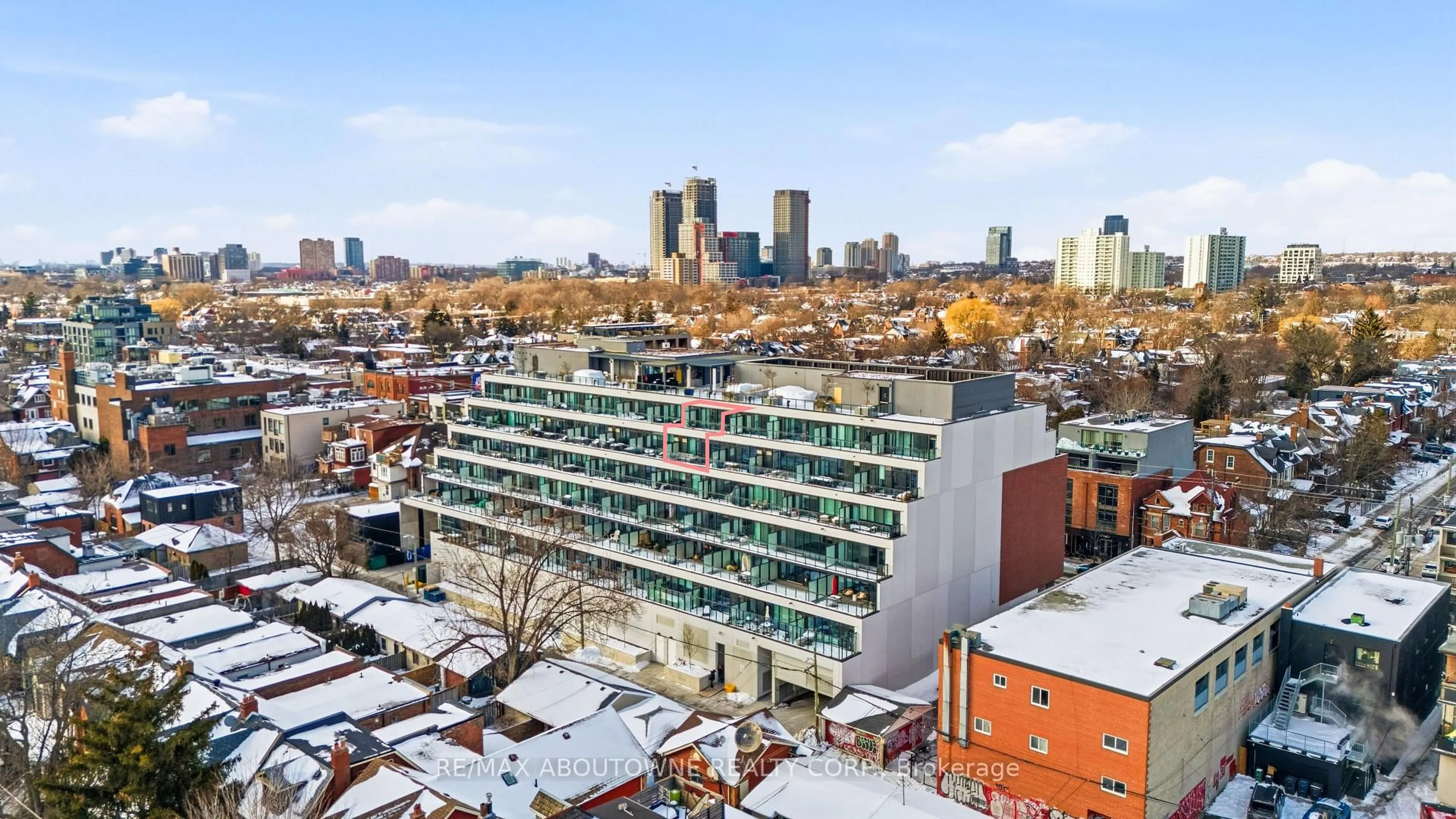 A pic from outside/outdoor area/front of a property/back of a property/a pic from drone, city buildings view from balcony for 899 College St #PH619, Toronto Ontario M6H 3P7