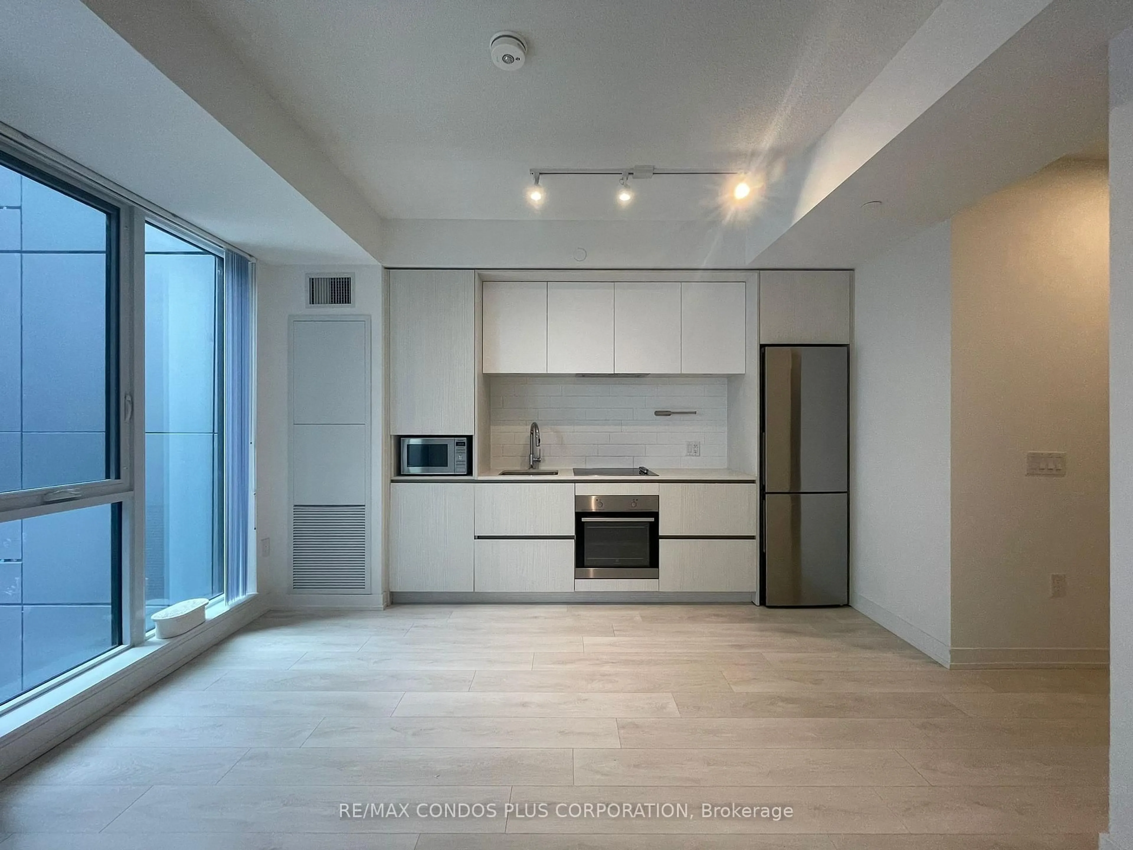 Unknown for 225 Sumach St #702, Toronto Ontario M5A 0P8