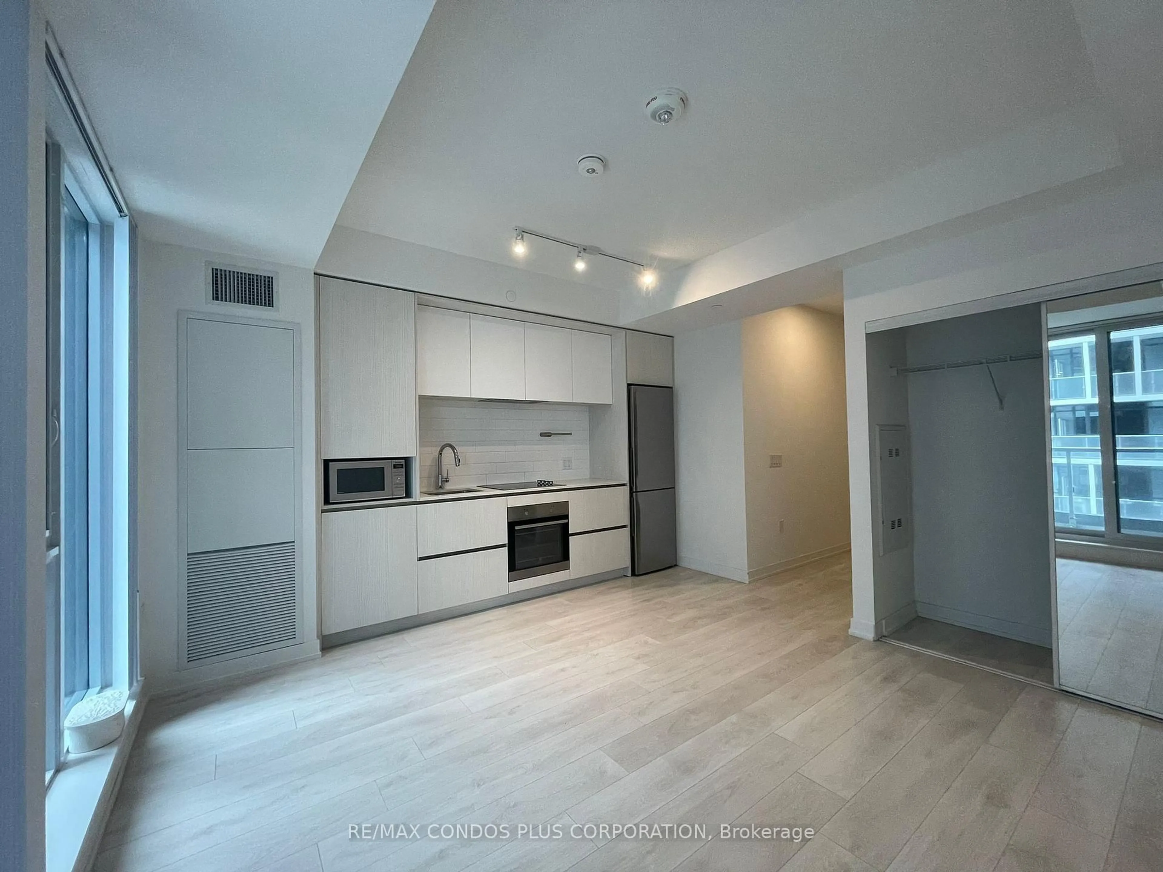 Open concept kitchen, unknown for 225 Sumach St #702, Toronto Ontario M5A 0P8