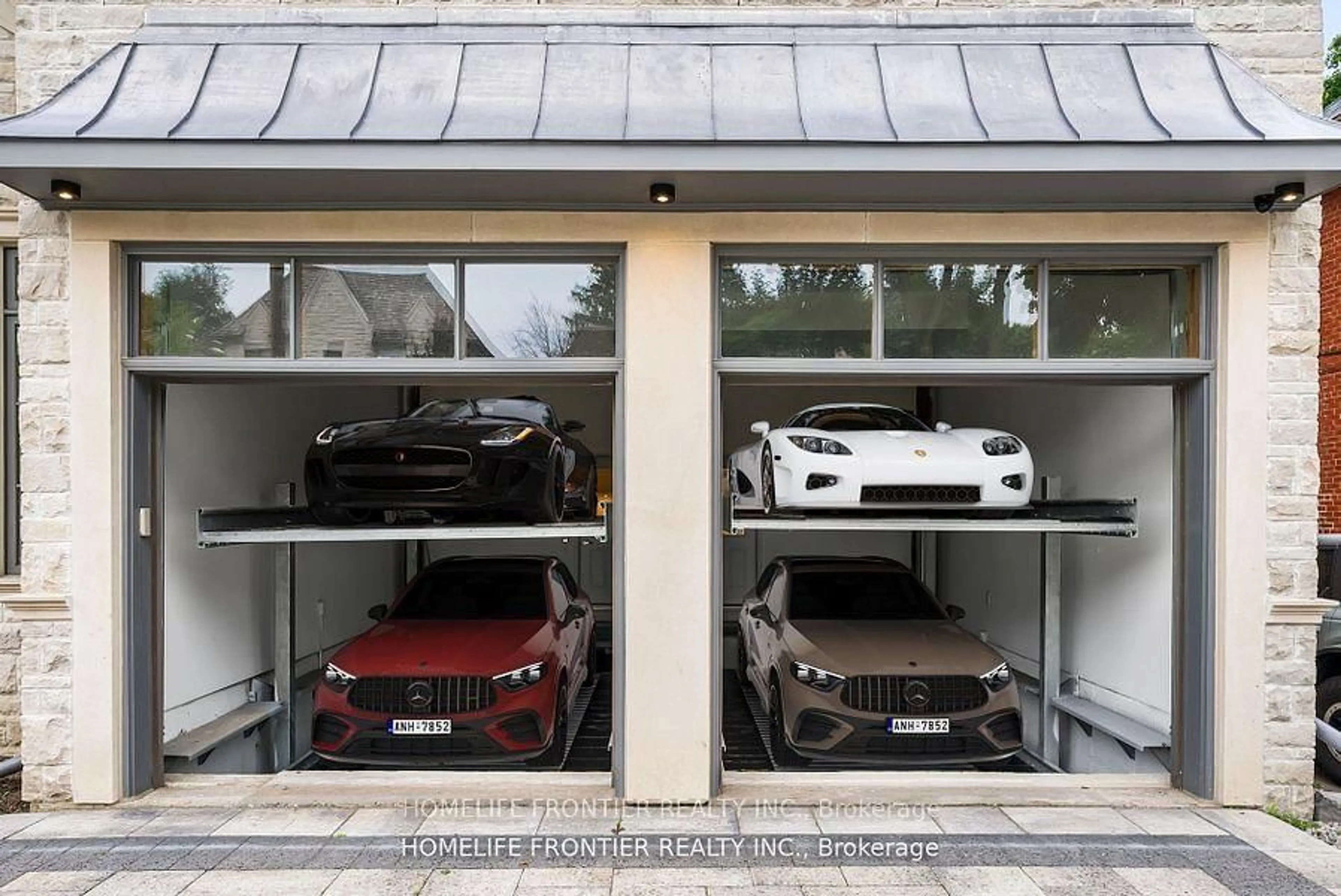 Indoor garage for 8 Vesta Dr, Toronto Ontario M5P 2Z5